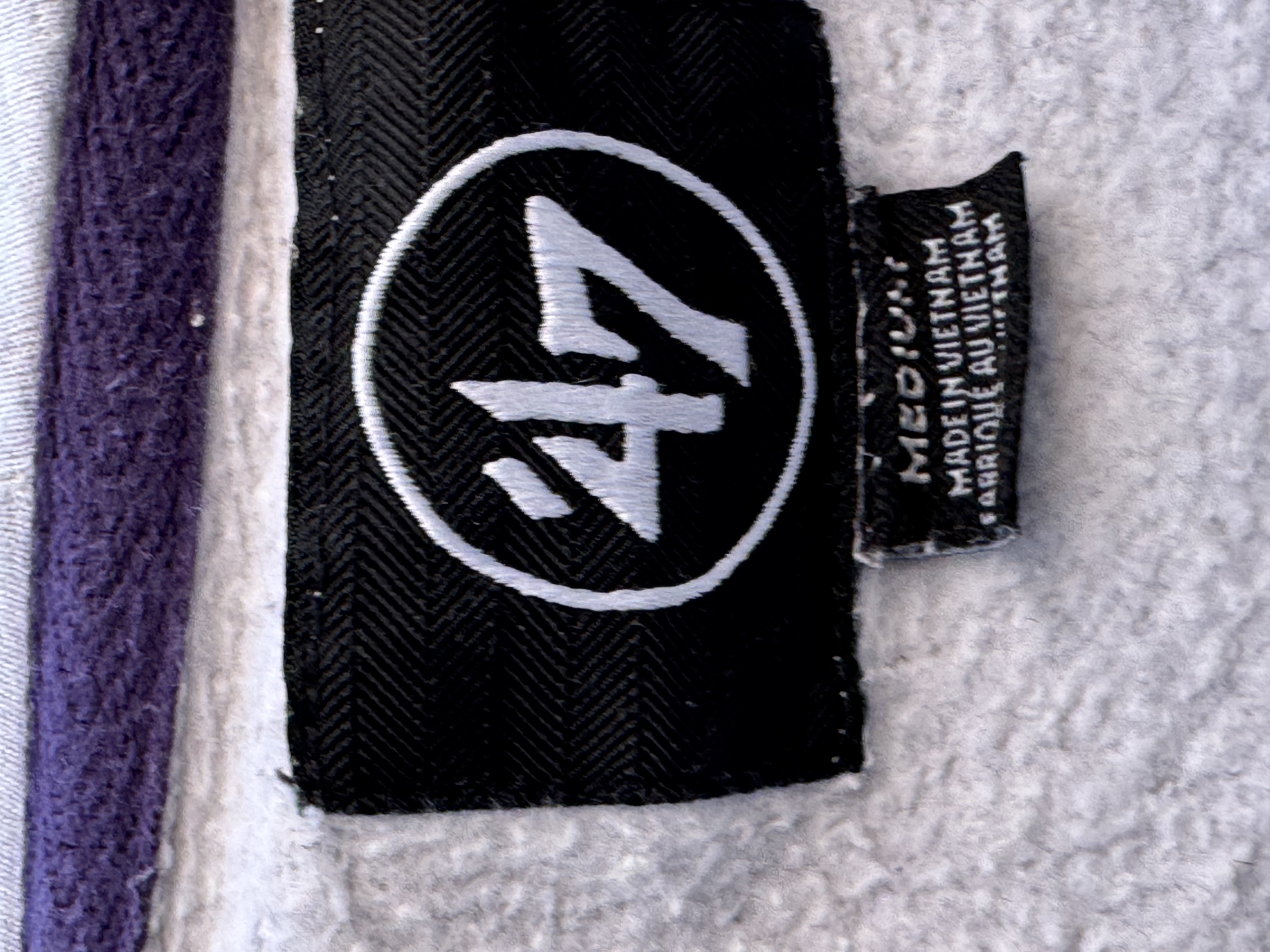 SUDADERA CHARLOTTE HORNETS