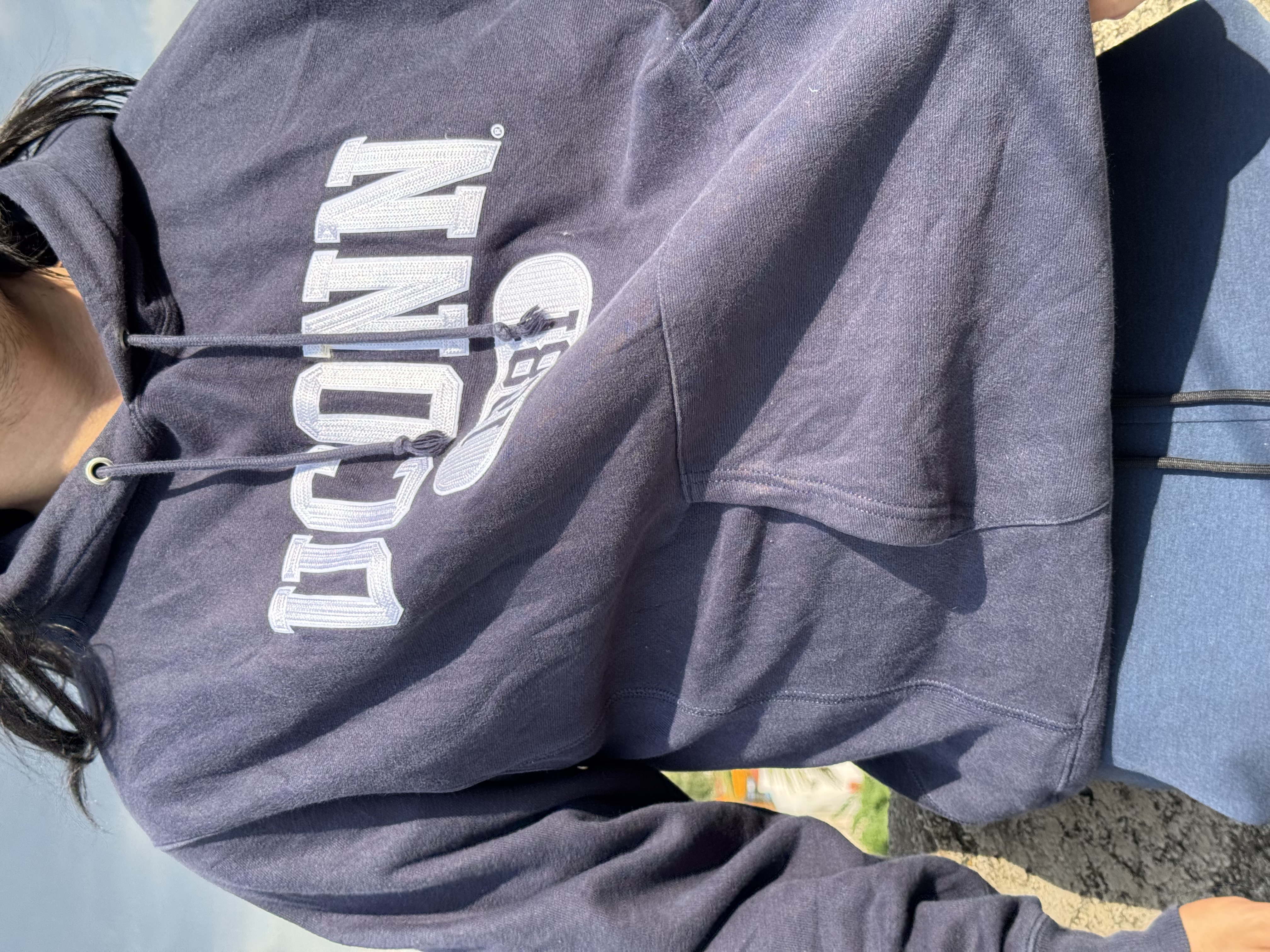 SUDADERA UCONN