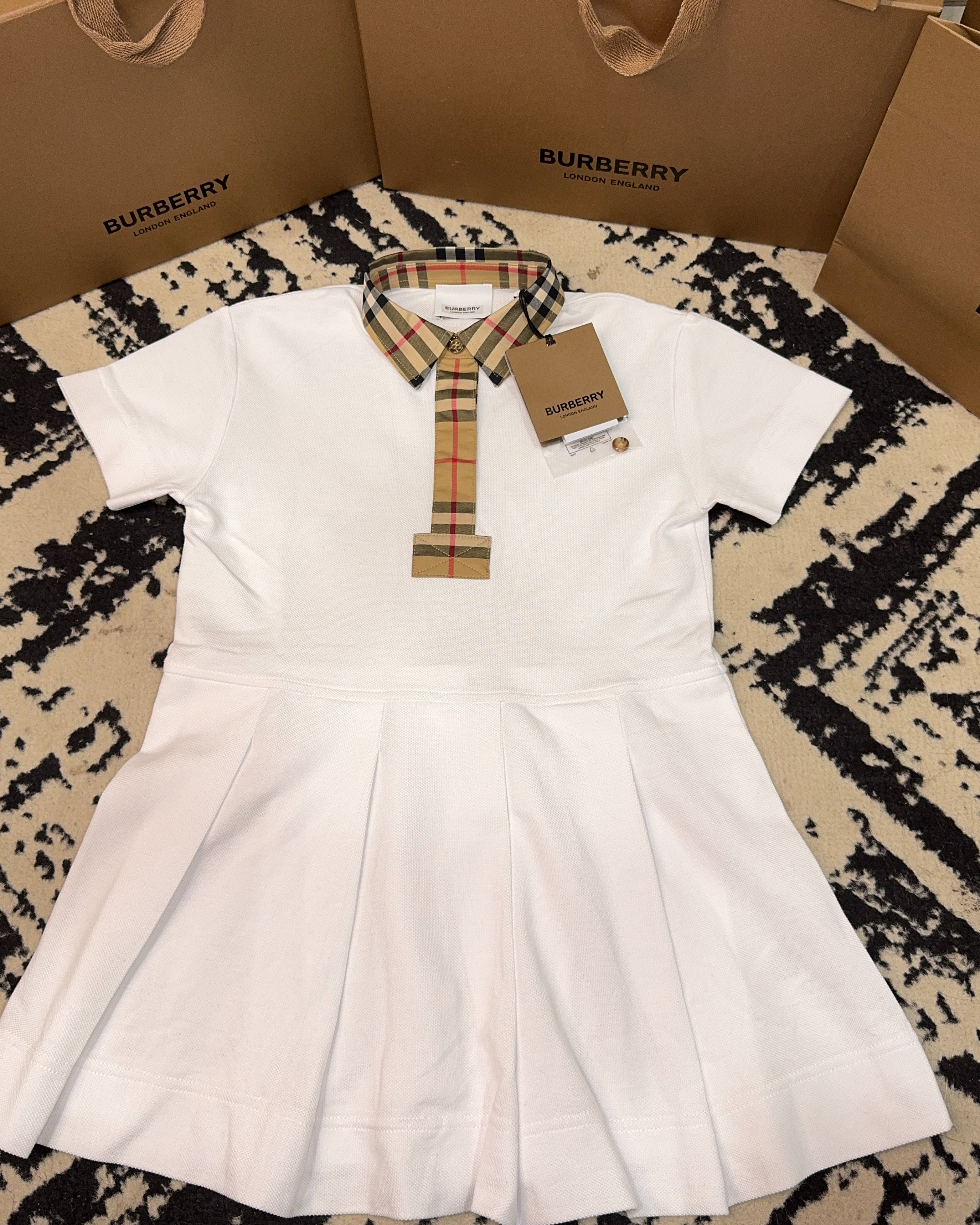 Vestido blanco de Burberry