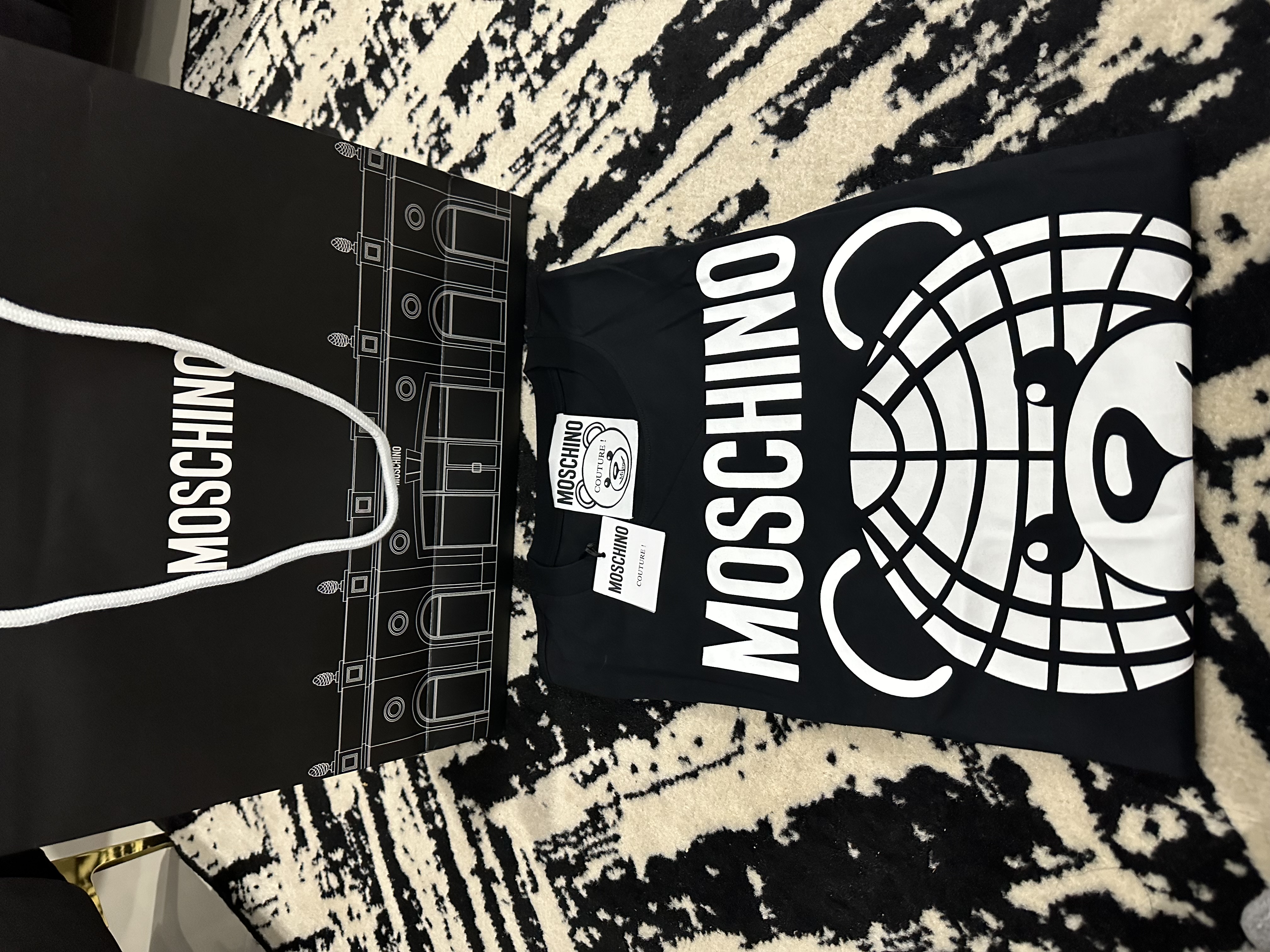Playera Moschino