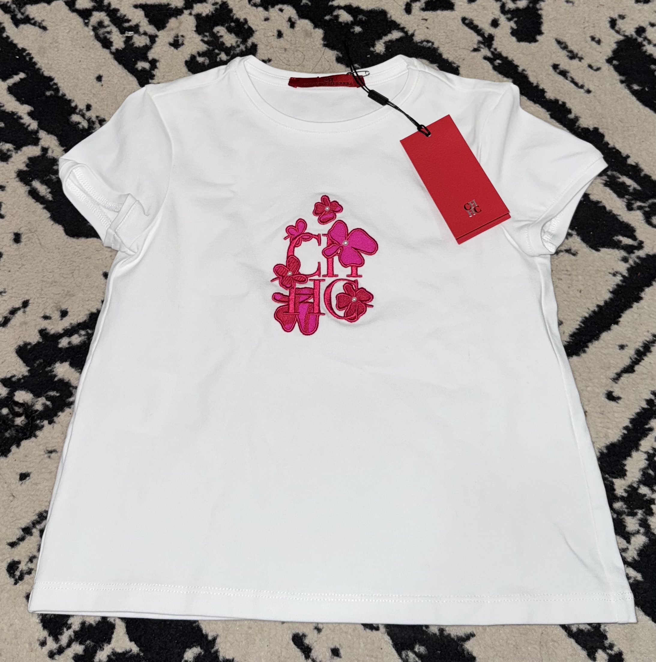 Playera blanca con diseño