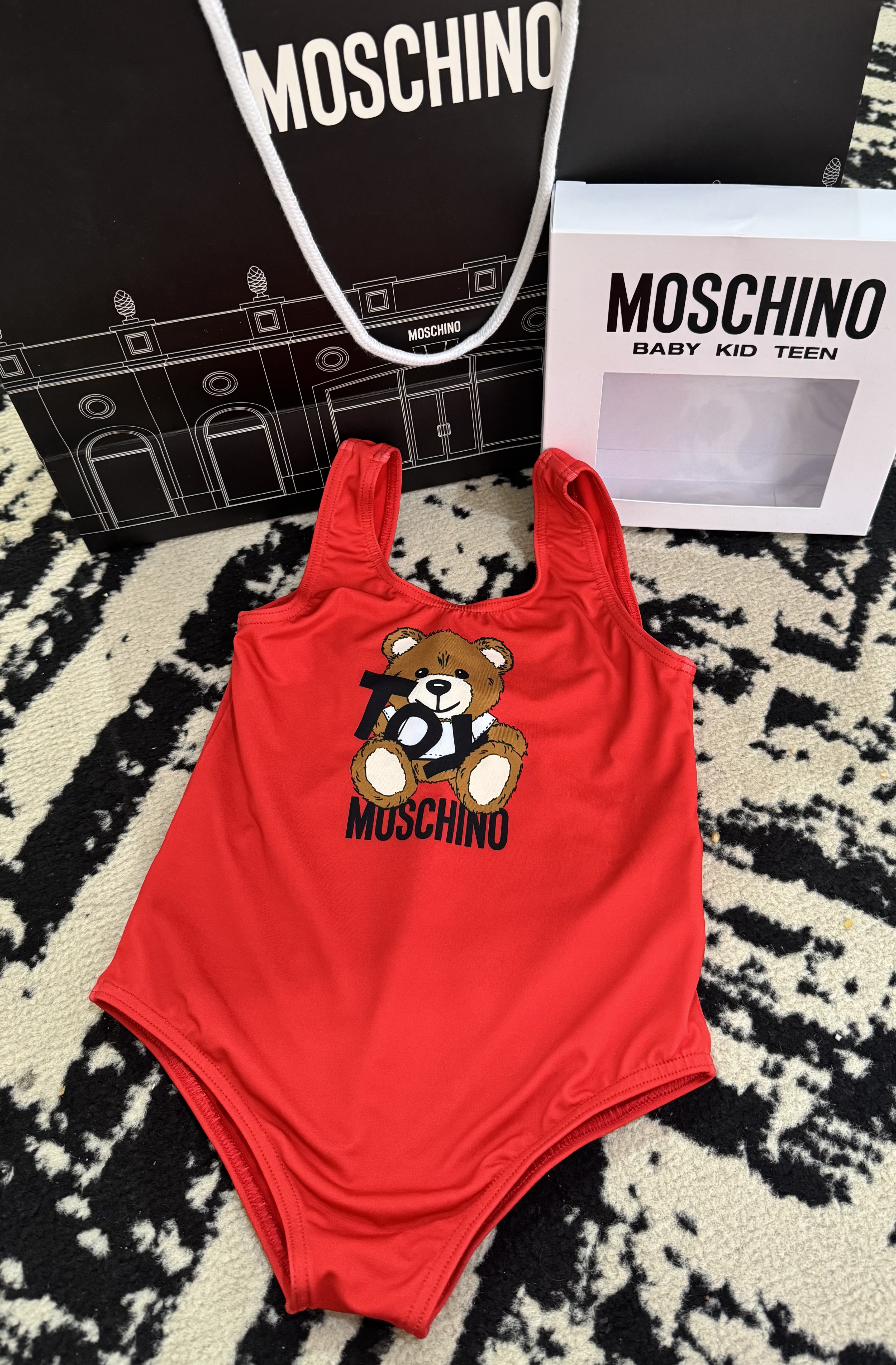 traje de baño  bebé Moschino