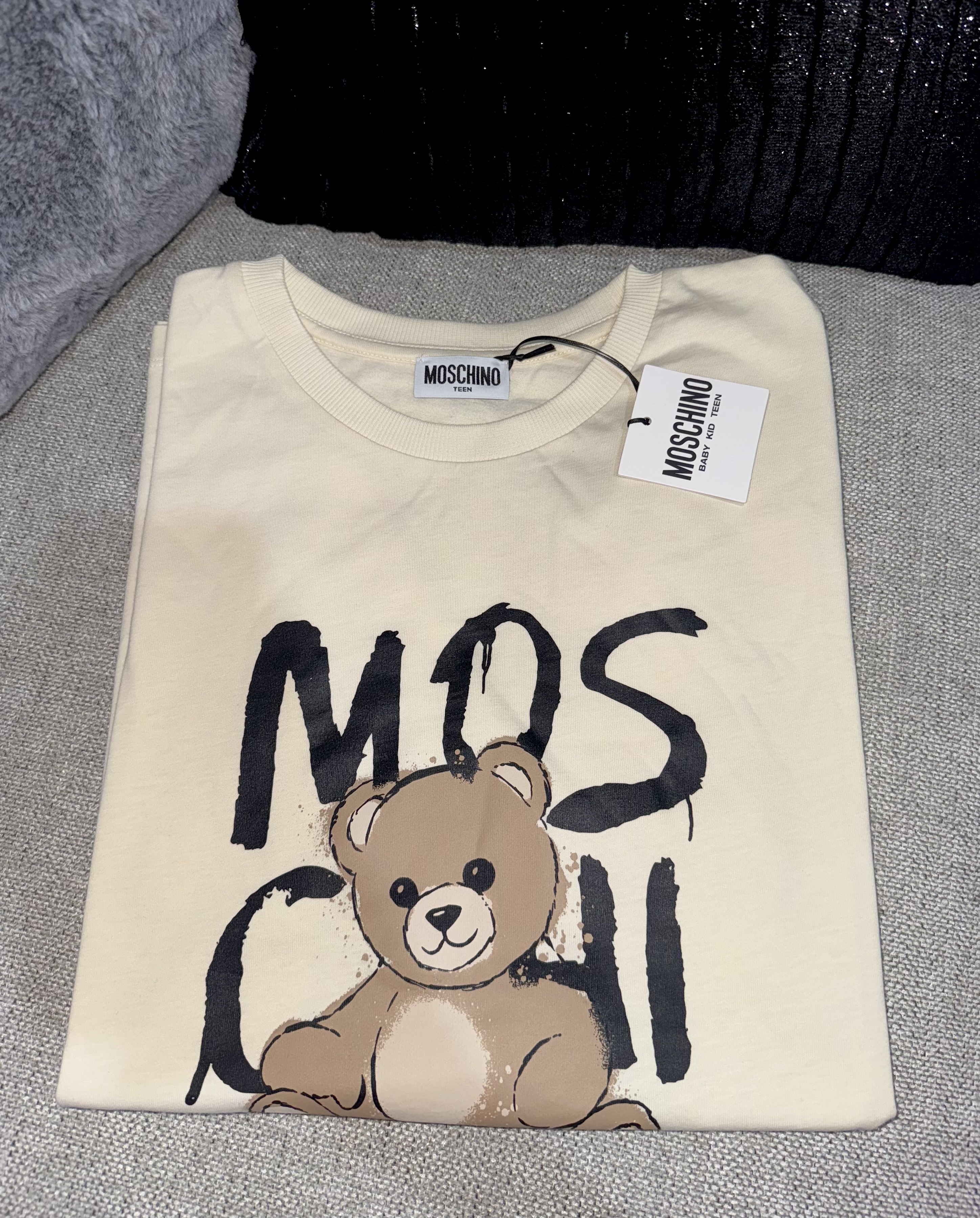 Playera Moschino oso beige