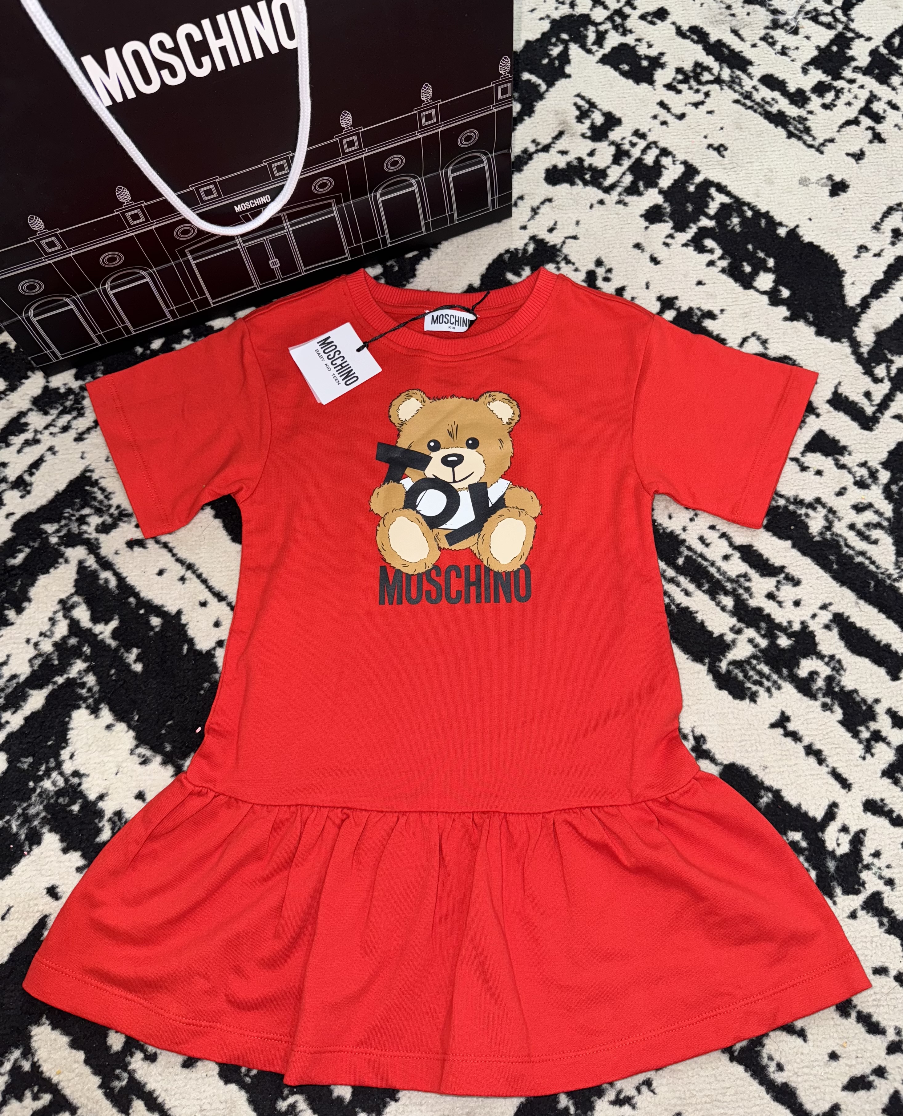 Vestido rojo Moschino para niña