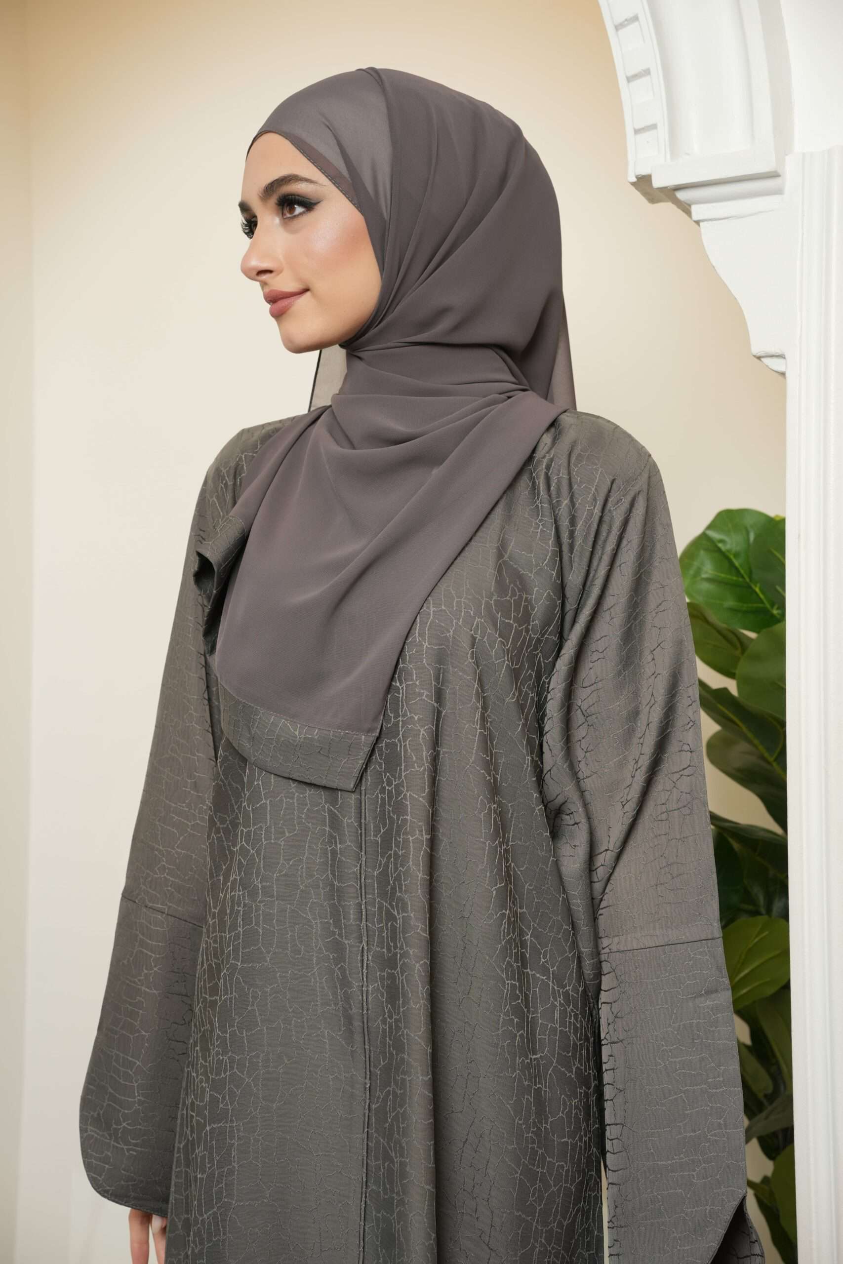 Leena Abaya (Spanish Grey)