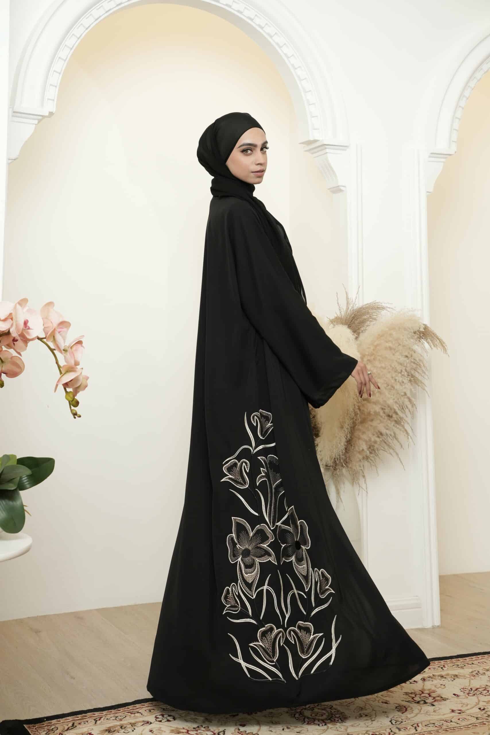Khawla Abaya