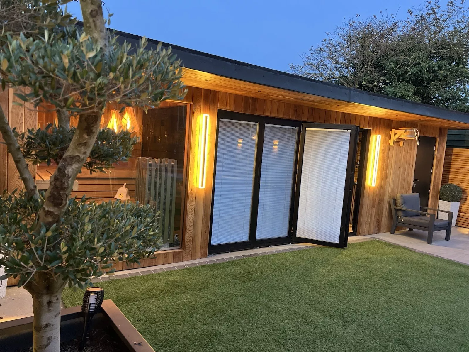 32ft x 12ft Garden Room with Sauna 
