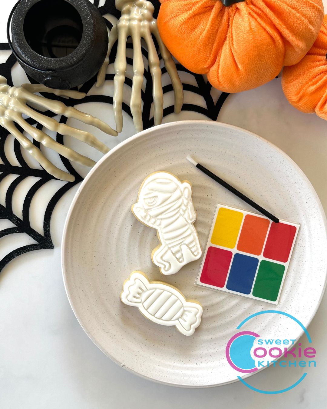 Halloween Paint Your Own Cookie: Mummy