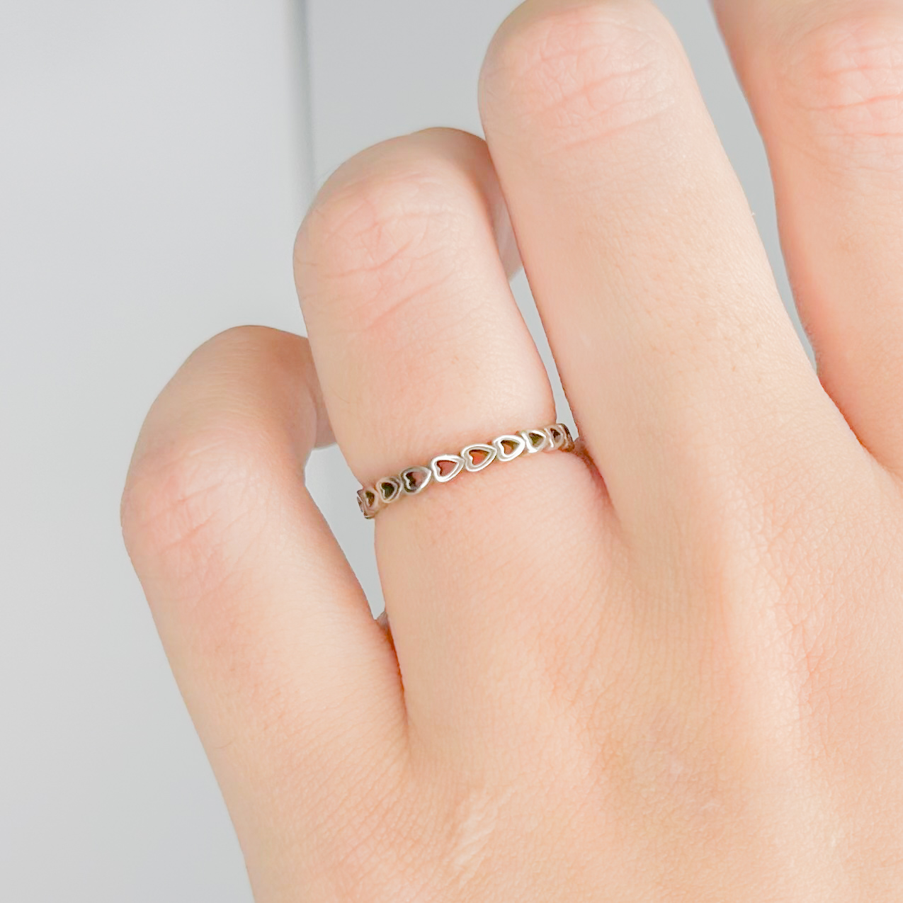 Anillo corazones hueco