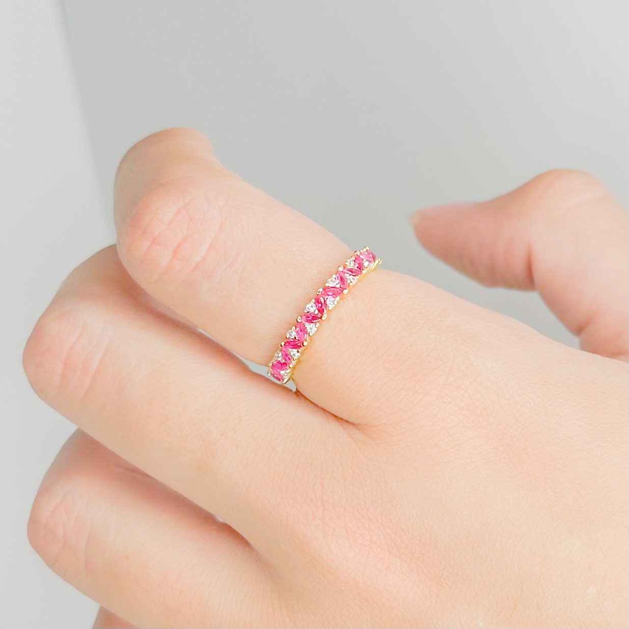 Anillo hojitas fuscia