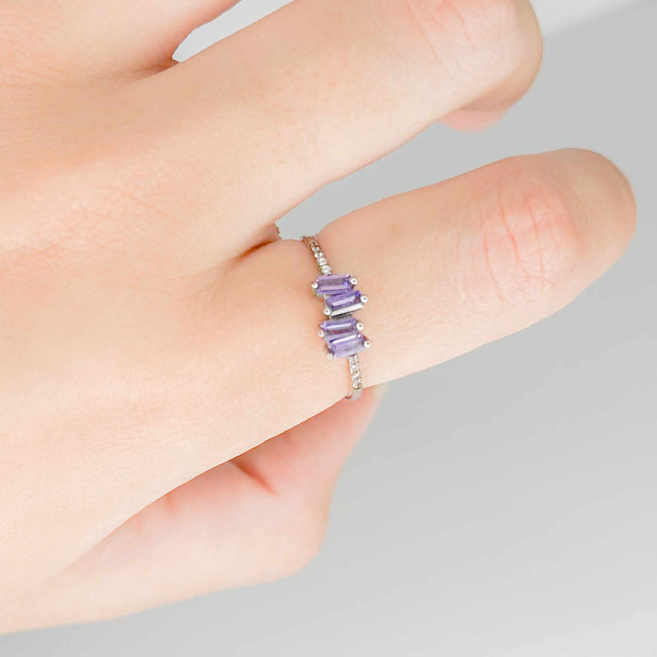 Anillo amatistas baguette