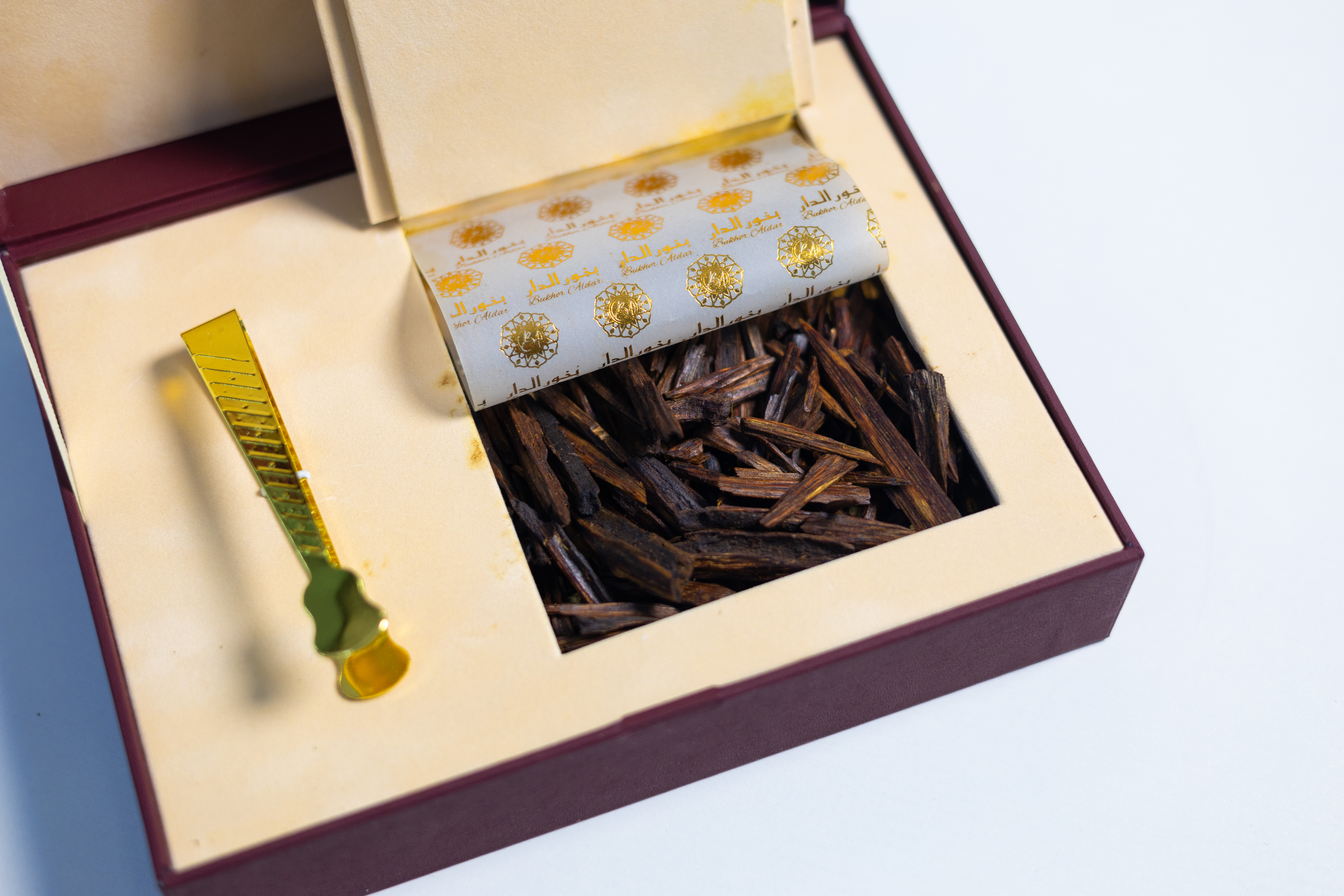 Royal Oud عود ملكي