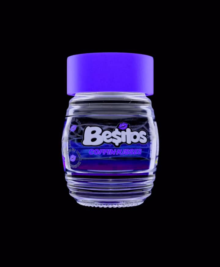 Besitos Coffin Kiss