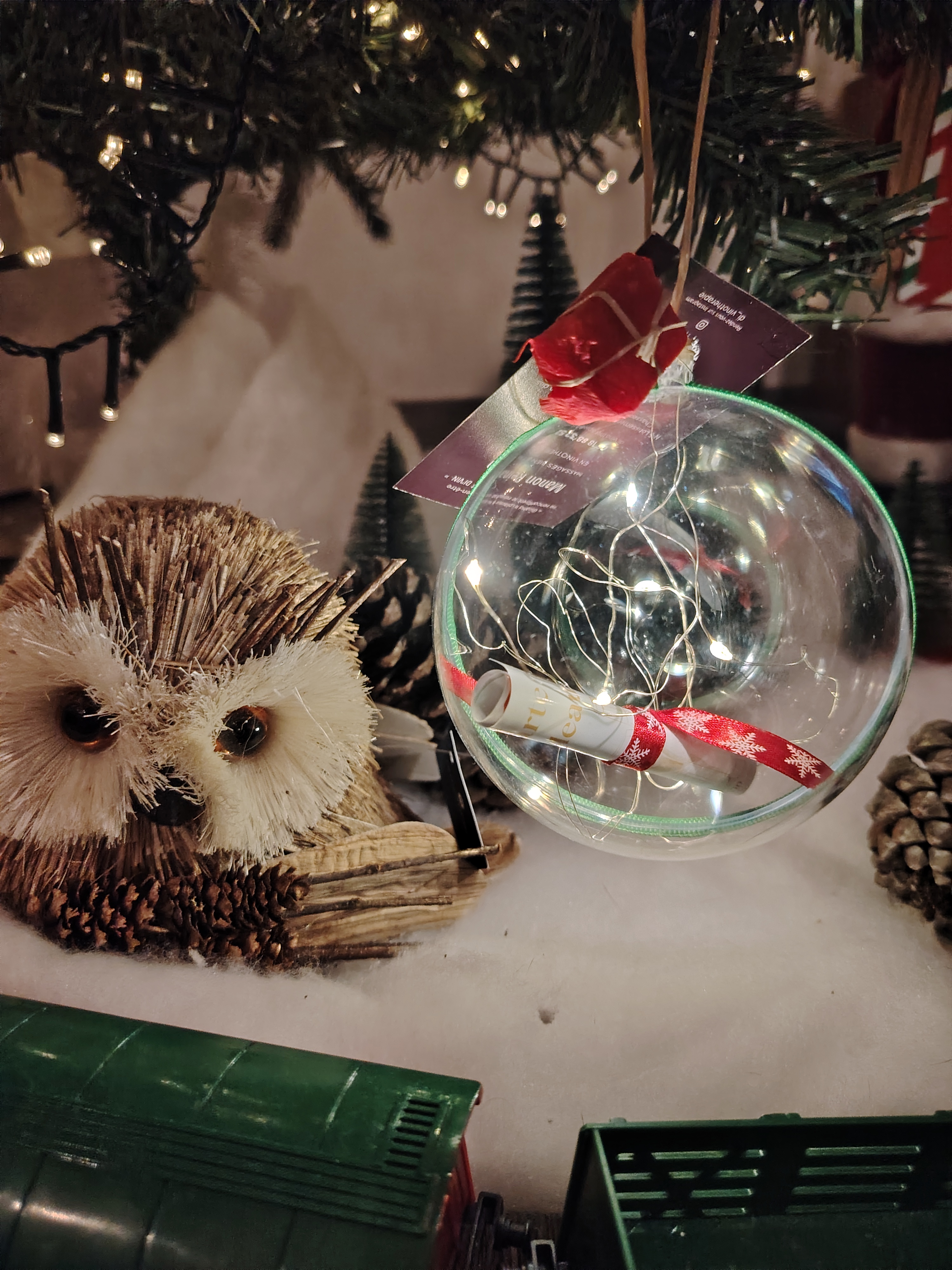 Boule de Noël Lumineuse : Carte Cadeau Massage bien-être