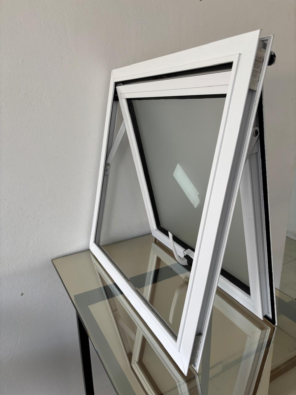 JANELA MAXIN AR ALUMÍNIO 45CM x 41CM VIDRO 4MM MINI BOREAL