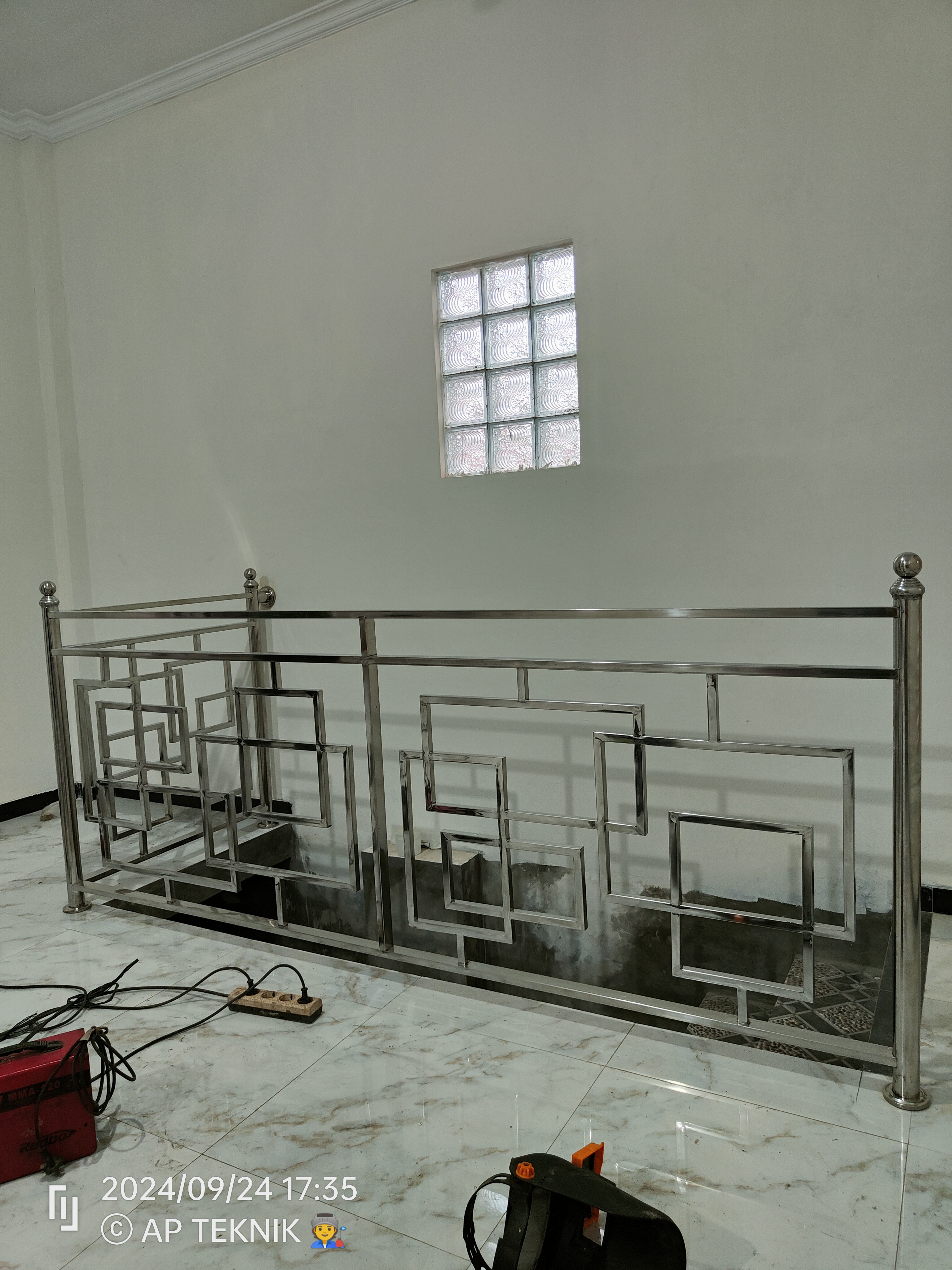 Balkon & Railing tangga minimalis stainless steel 
