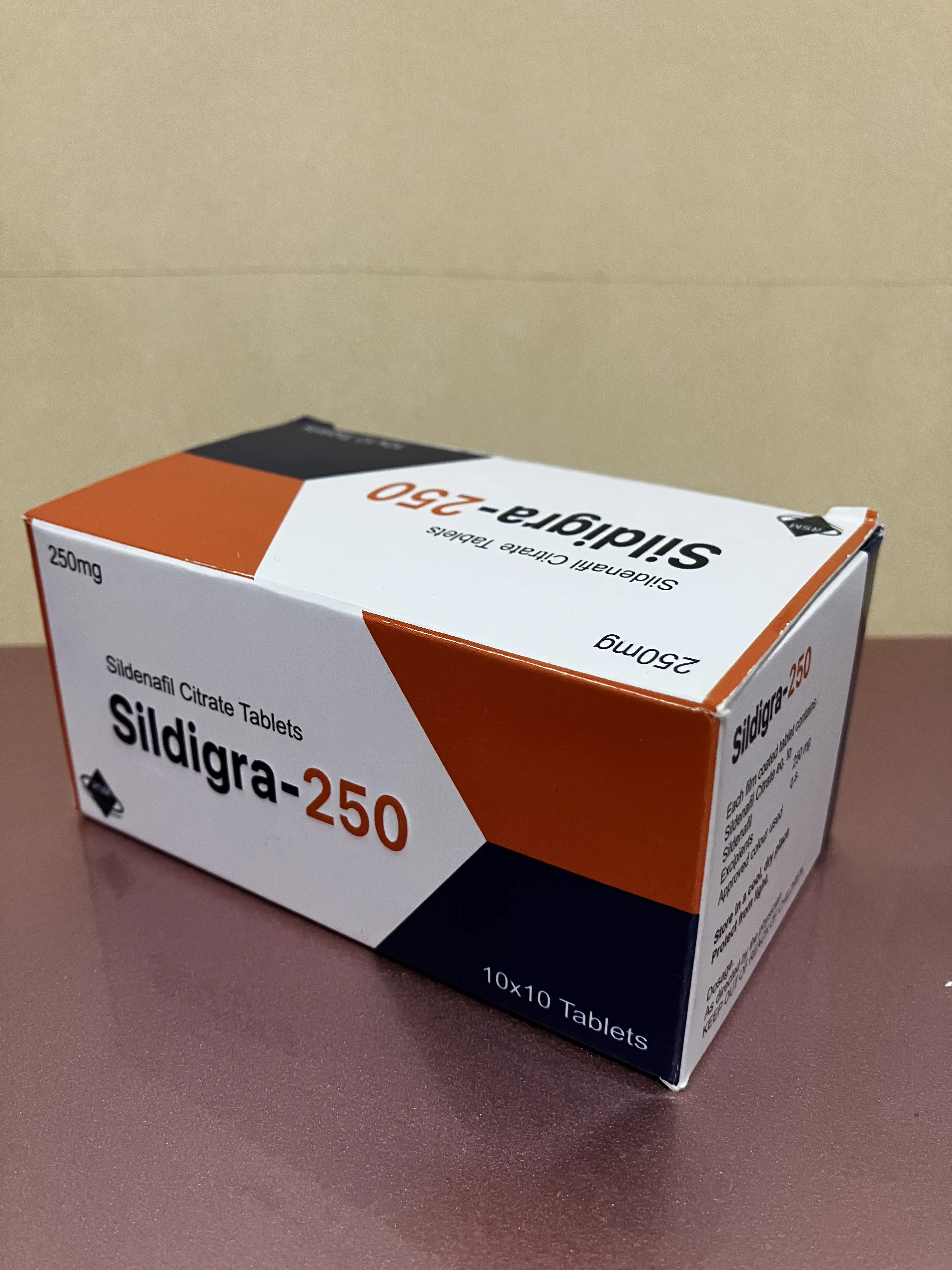 【さらに強く】【さらに男へ】【有効成分シルデナフィルがいつもの2.5倍以上で250mg】【業界内最安値を実現】シルディグラ-250 (SILDIGRA-250) - ED治療薬通販 - 10錠/シート【１シートからでも送料無料】【在庫あり】【本日ご購入の場合の配達所要日数：購入後7-9​日間】