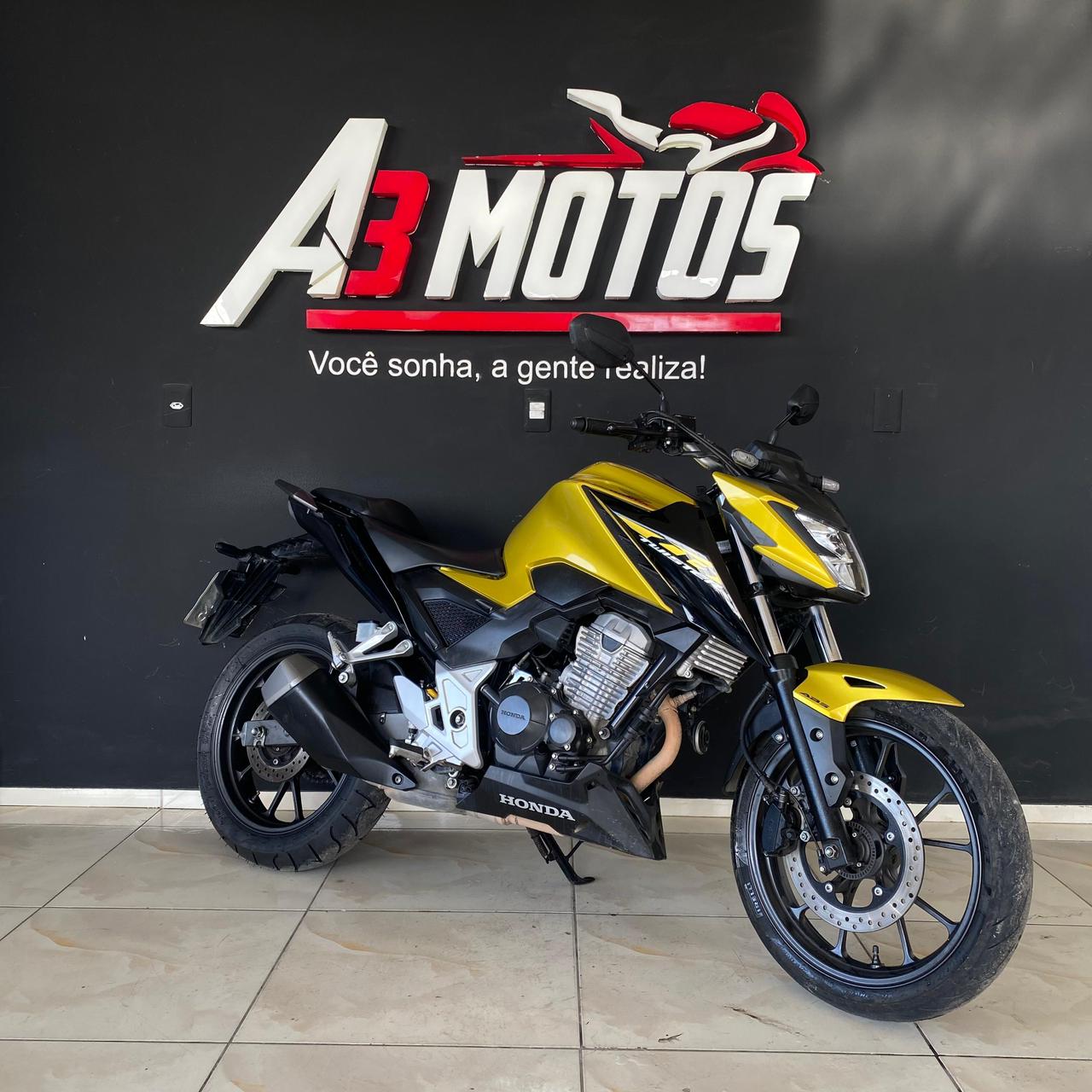 CB 300F TWISTER ABS - DOURADA