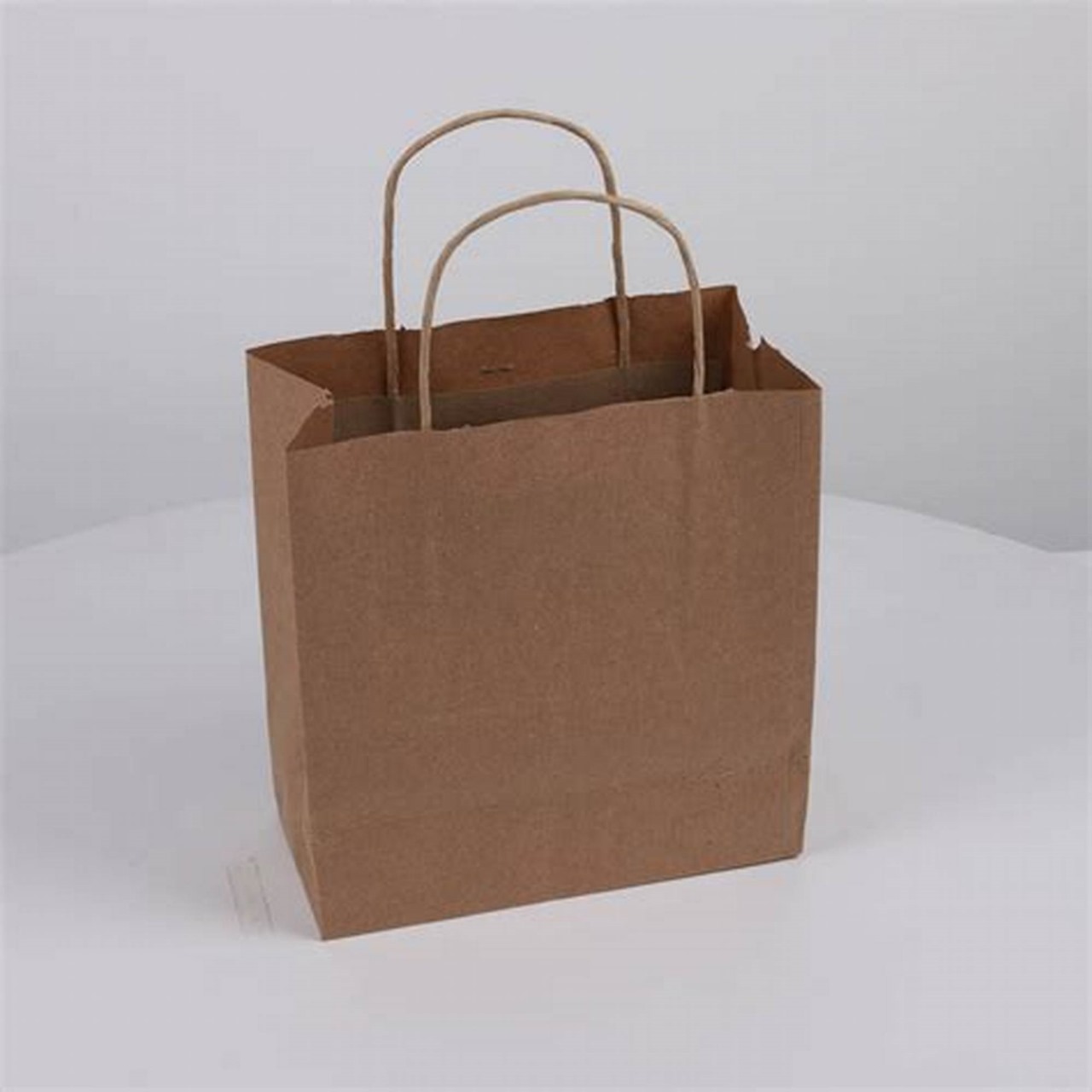 Bolsa kraft tamaño 22x22x10 cm