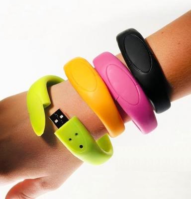 Brazaletes USB