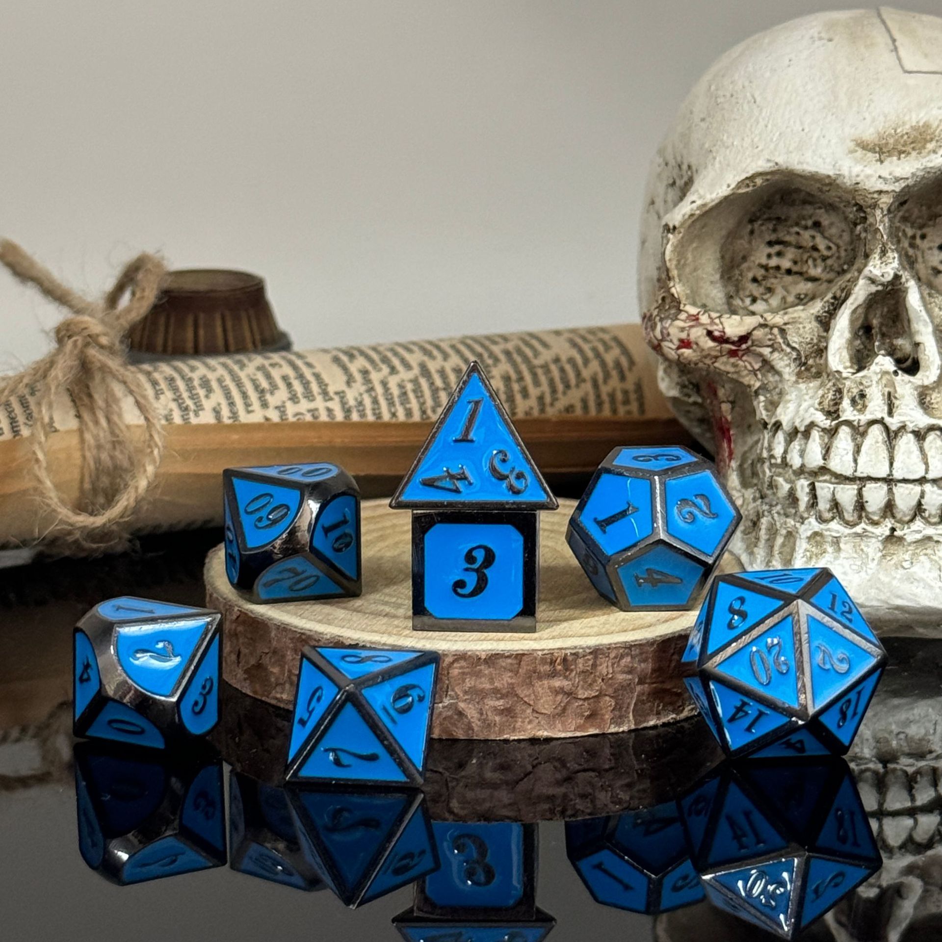 Italic Metal Dice
