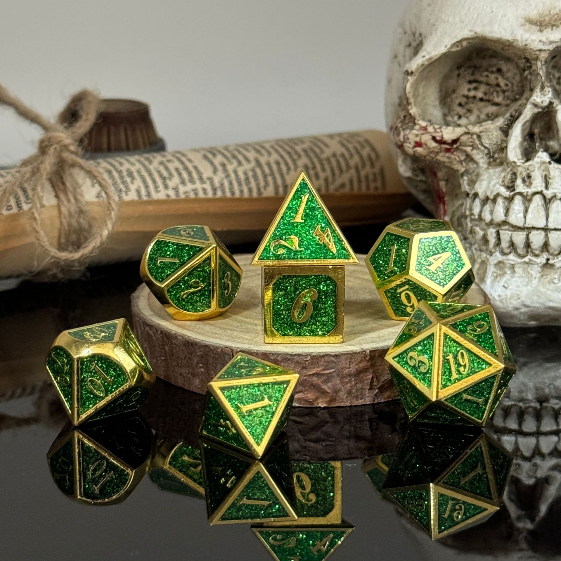 Italic Metal Dice