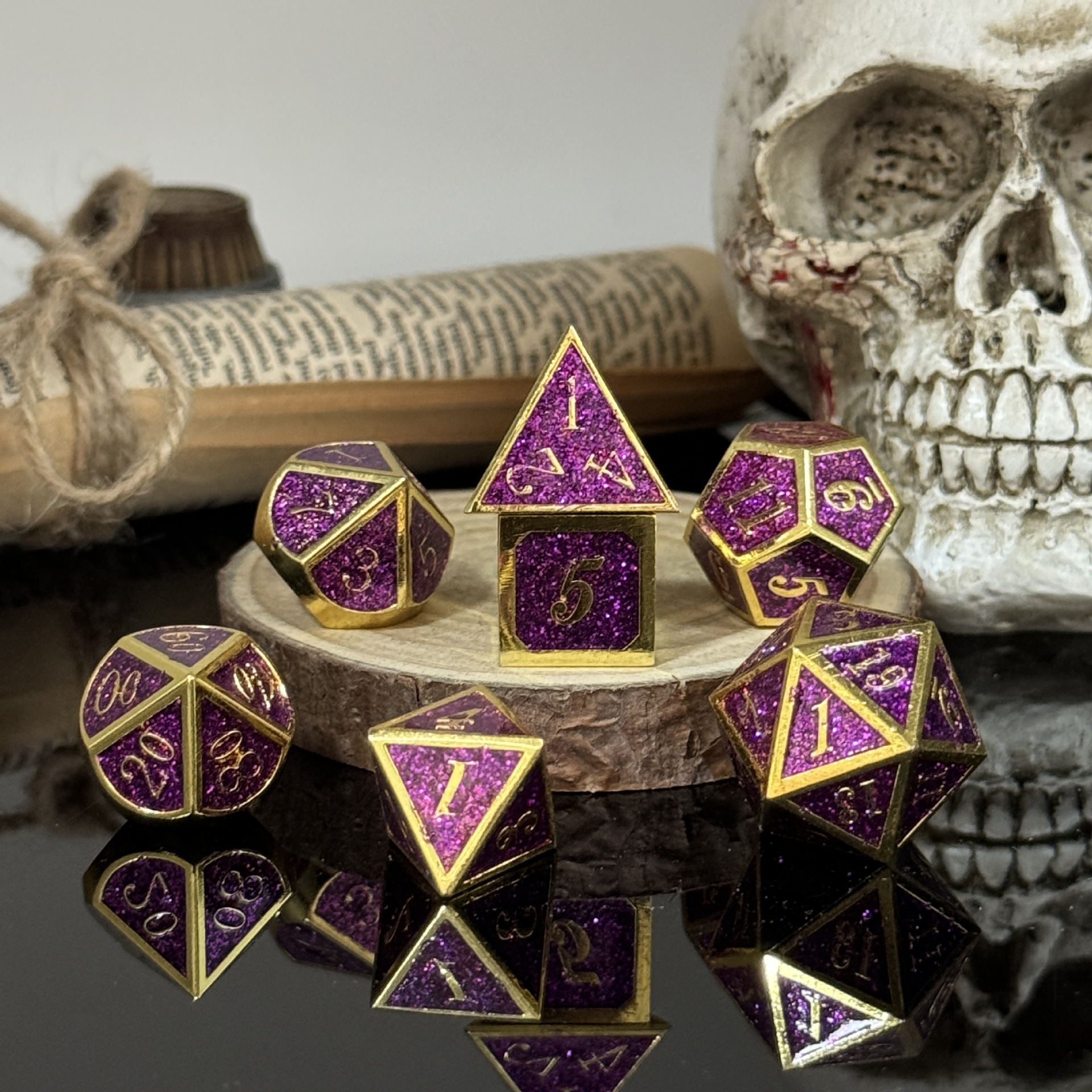 Italic Metal Dice