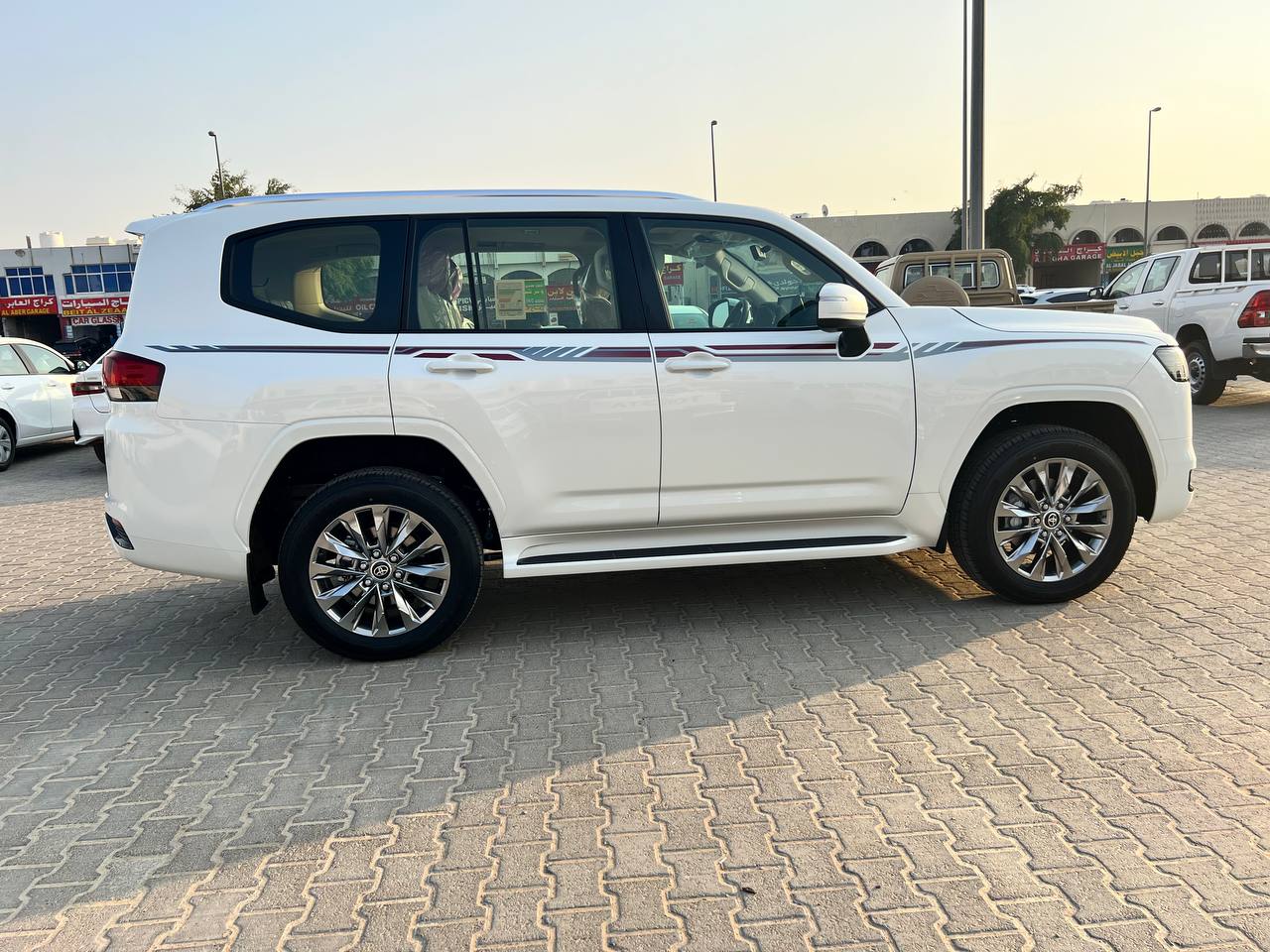 TOYOTA LAND CRUSIR STATION GXR 2025