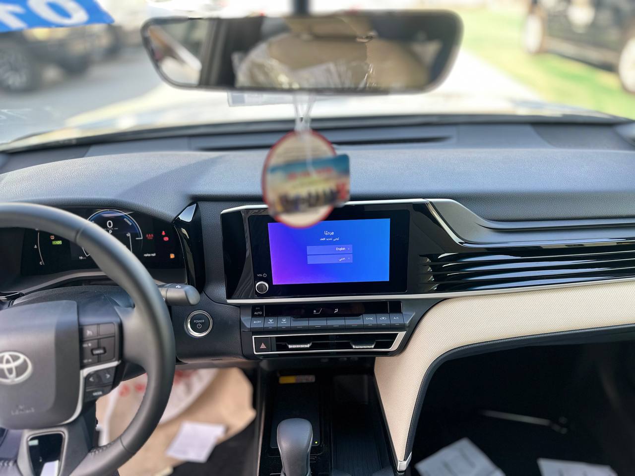 Toyota  CAMRY HYBRID  2025