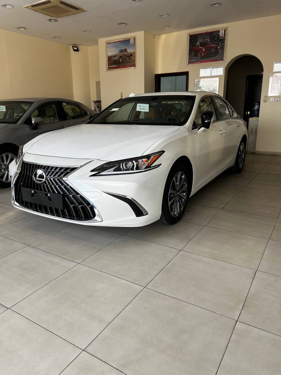 Lexus ES 300 2024