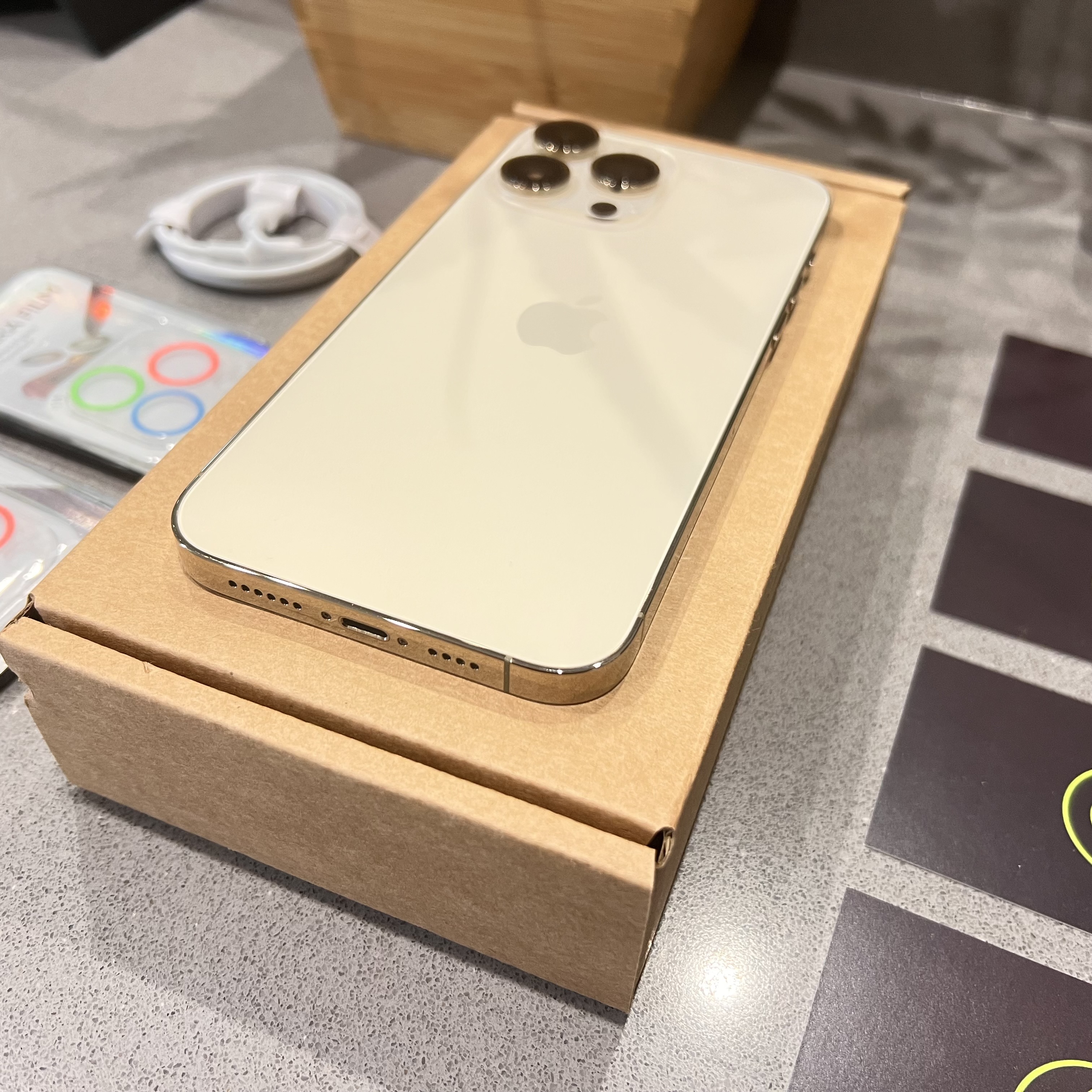 iPhone 14 Pro Max Km0 256GB - Dorado