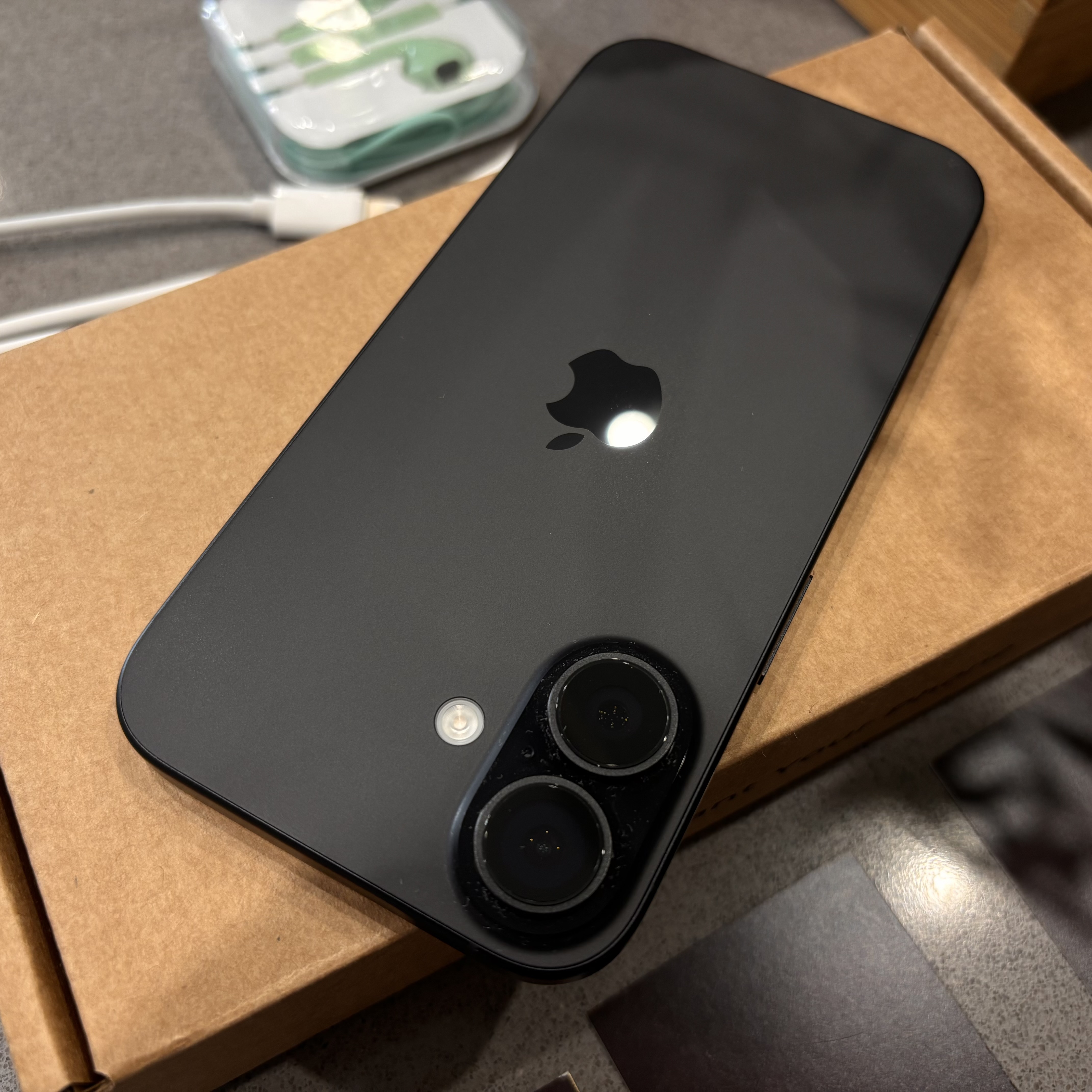 iPhone 16 Km0 128GB - Negro