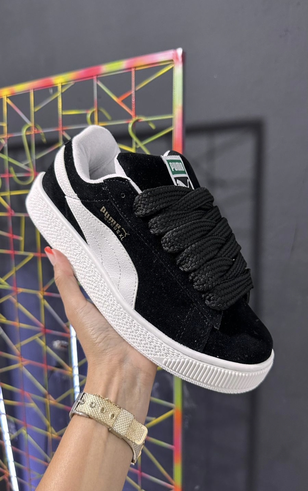 Tênis Puma Suede XL Preto/Branco/Dourado
