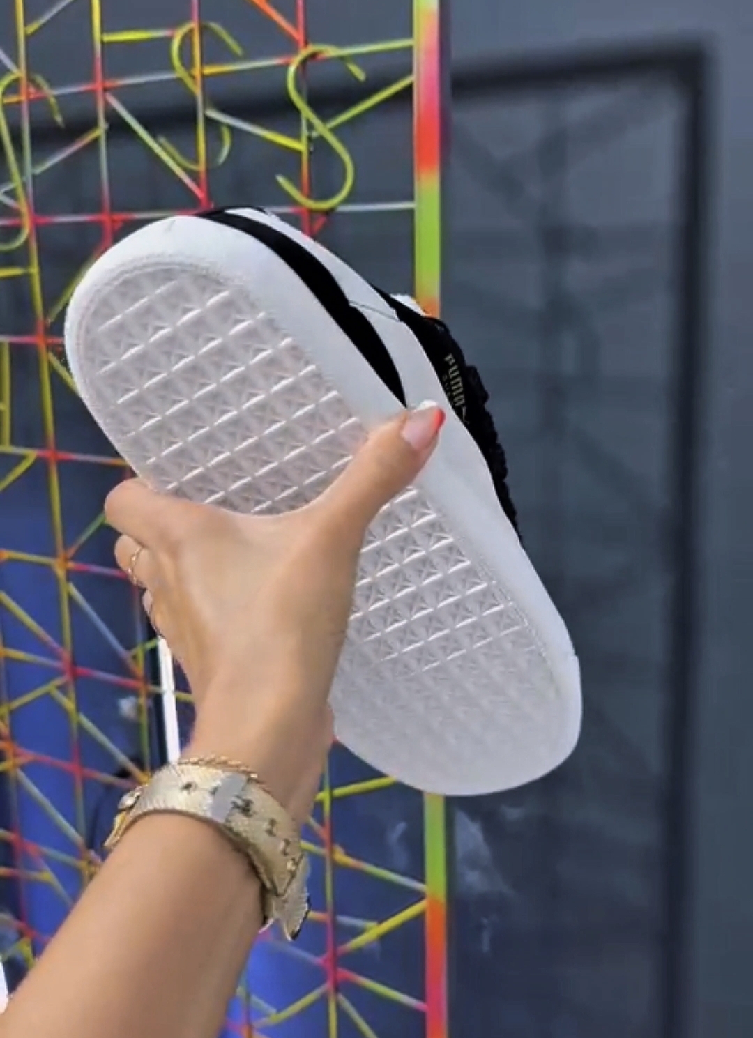 Tênis Puma Suede XL Preto/Branco/Dourado