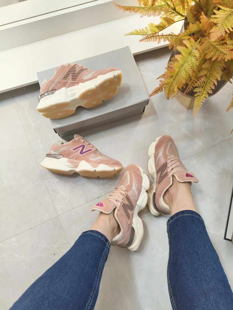 Tênis NB 9060 rosa e branco