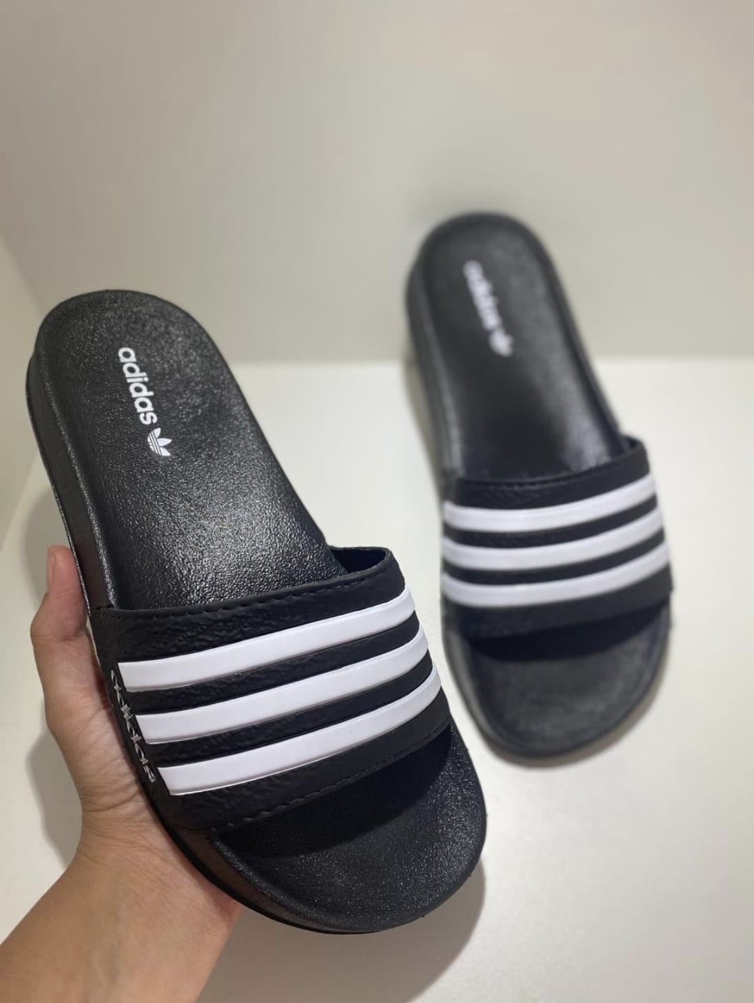 Chinelo Slide Adidas Preto Branco