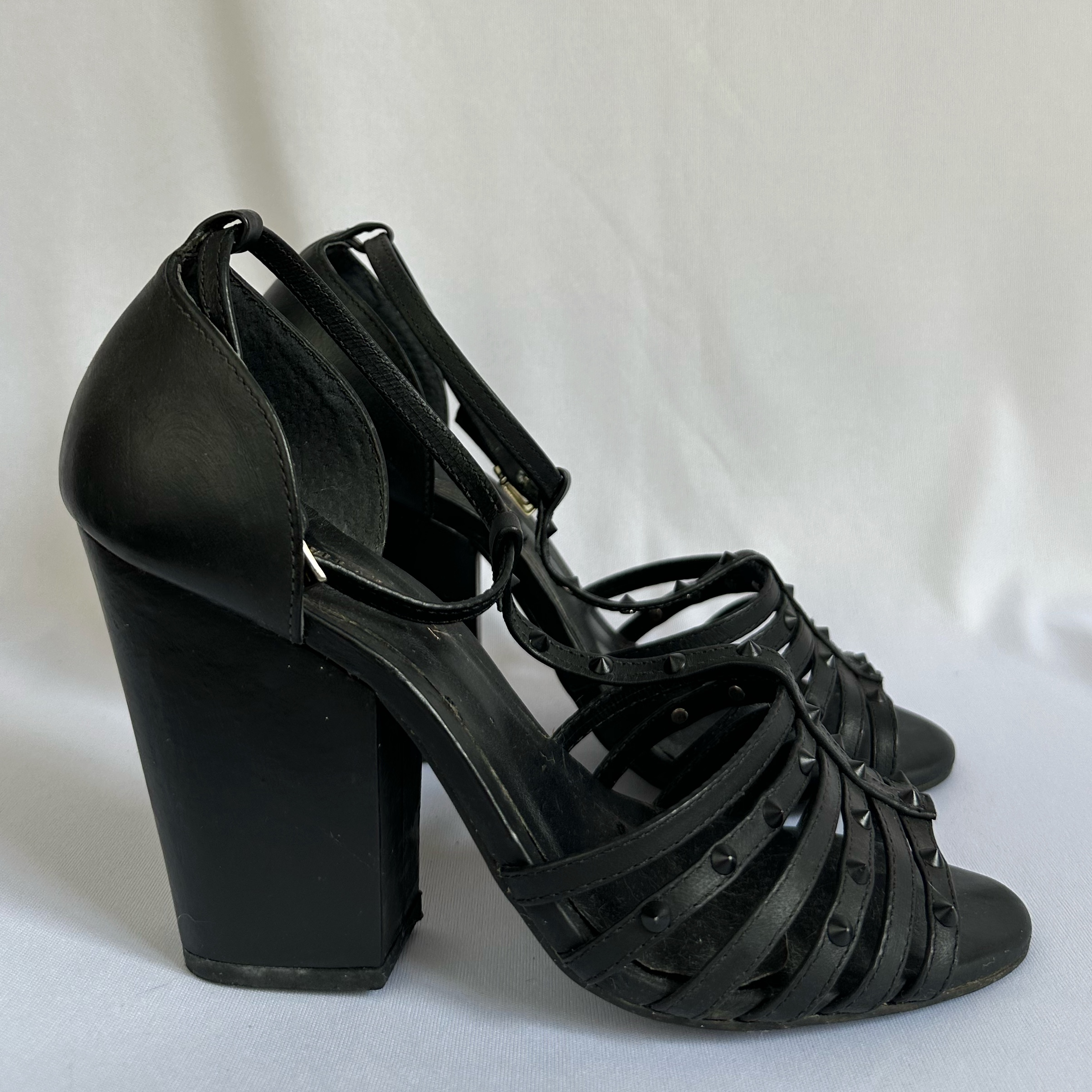 Sandália Spikes -  Raphaela Booz