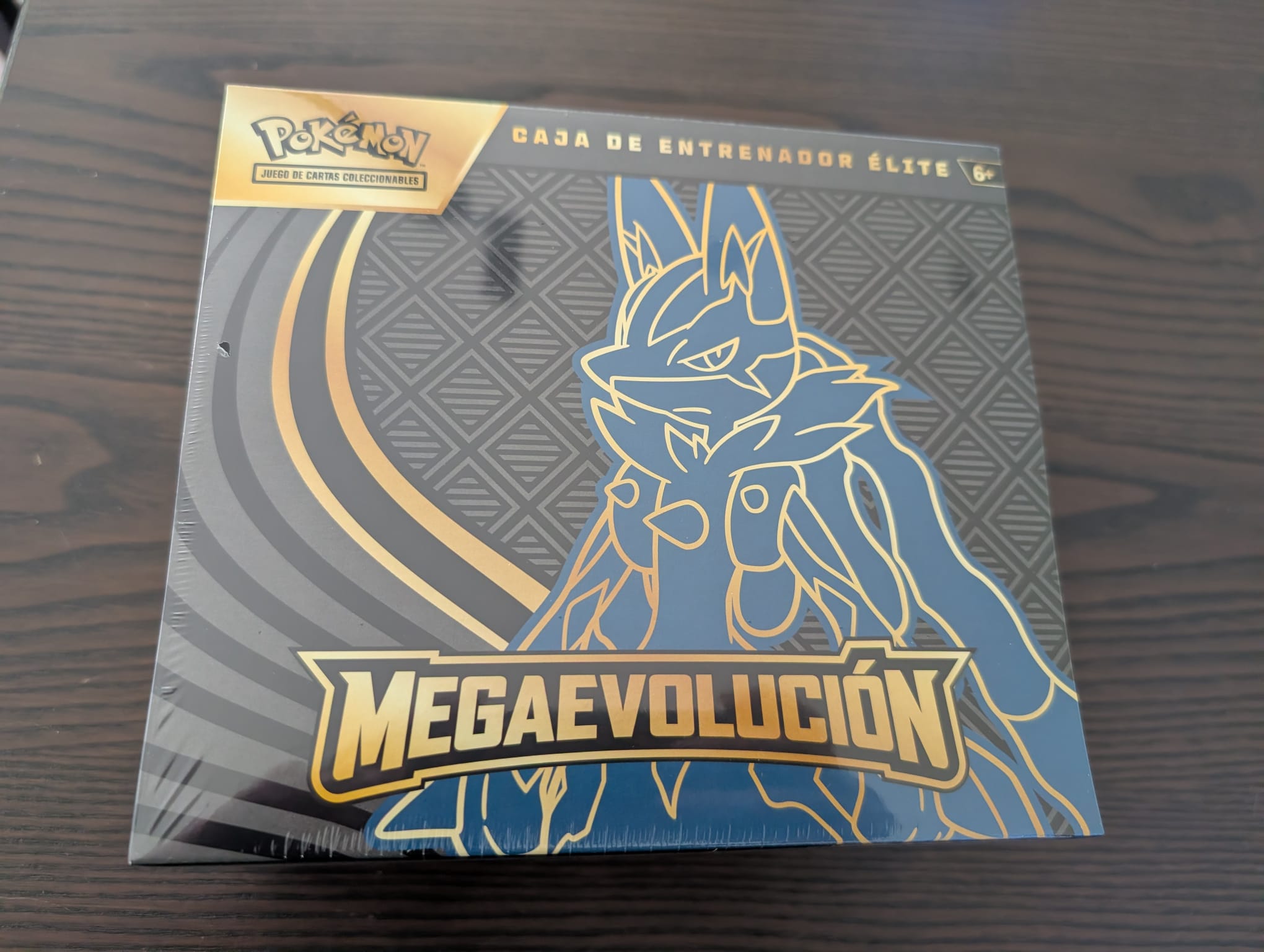 Caja de Entrenador Élite Mega Evolución Pokémon Lucario