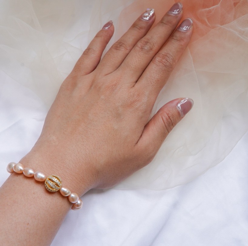 "The World" : Manifestation Accelerator Pink Freshwater Pearl Bracelet 