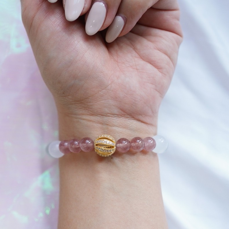 “Peachfox Petals” :  18K Gold and All-natural Crystal Bracelet 