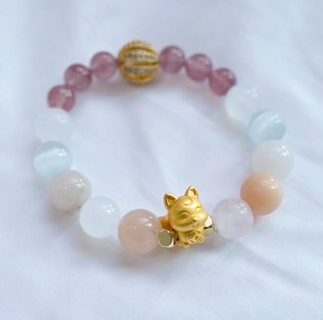 “Peachfox Petals” :  18K Gold and All-natural Crystal Bracelet 