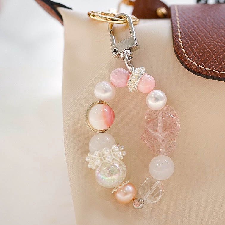 “Lumina Fox Heart" : Strawberry Quartz Bag Charm 