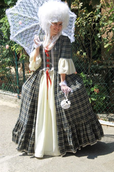 Robe marquise à carreaux