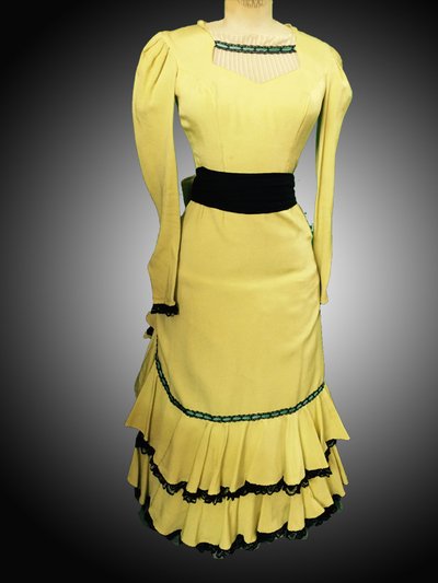 Location robe belle époque jaune