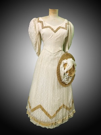 Location tenue belle époque dentelle