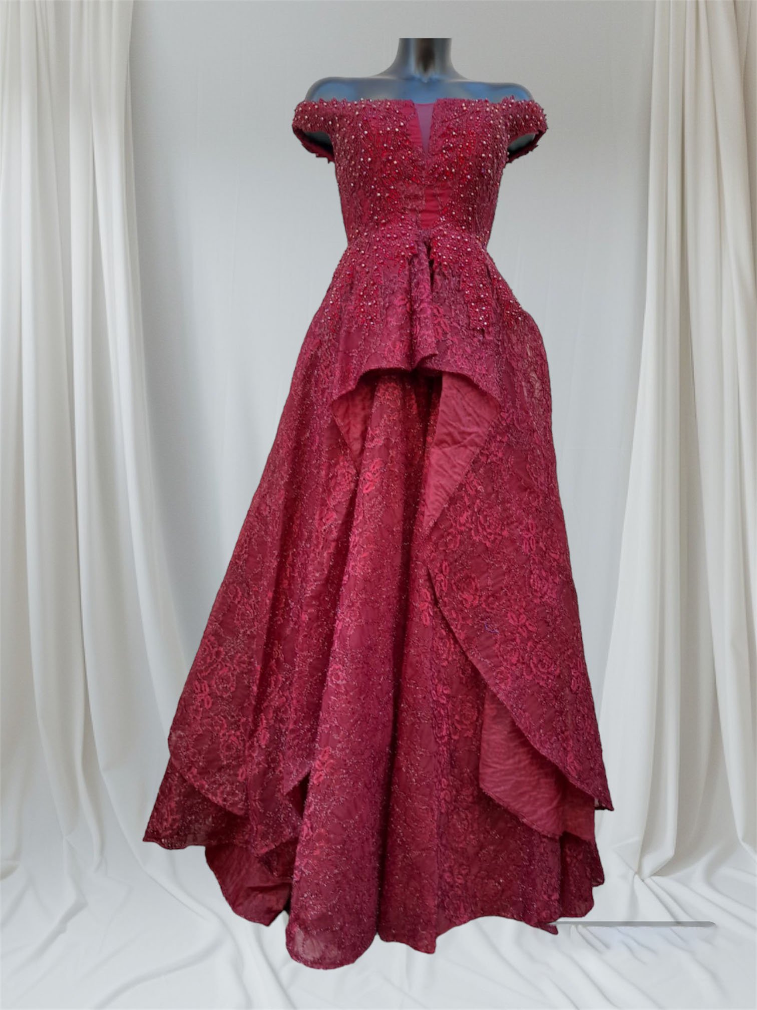 Robe du soir perlée cerise