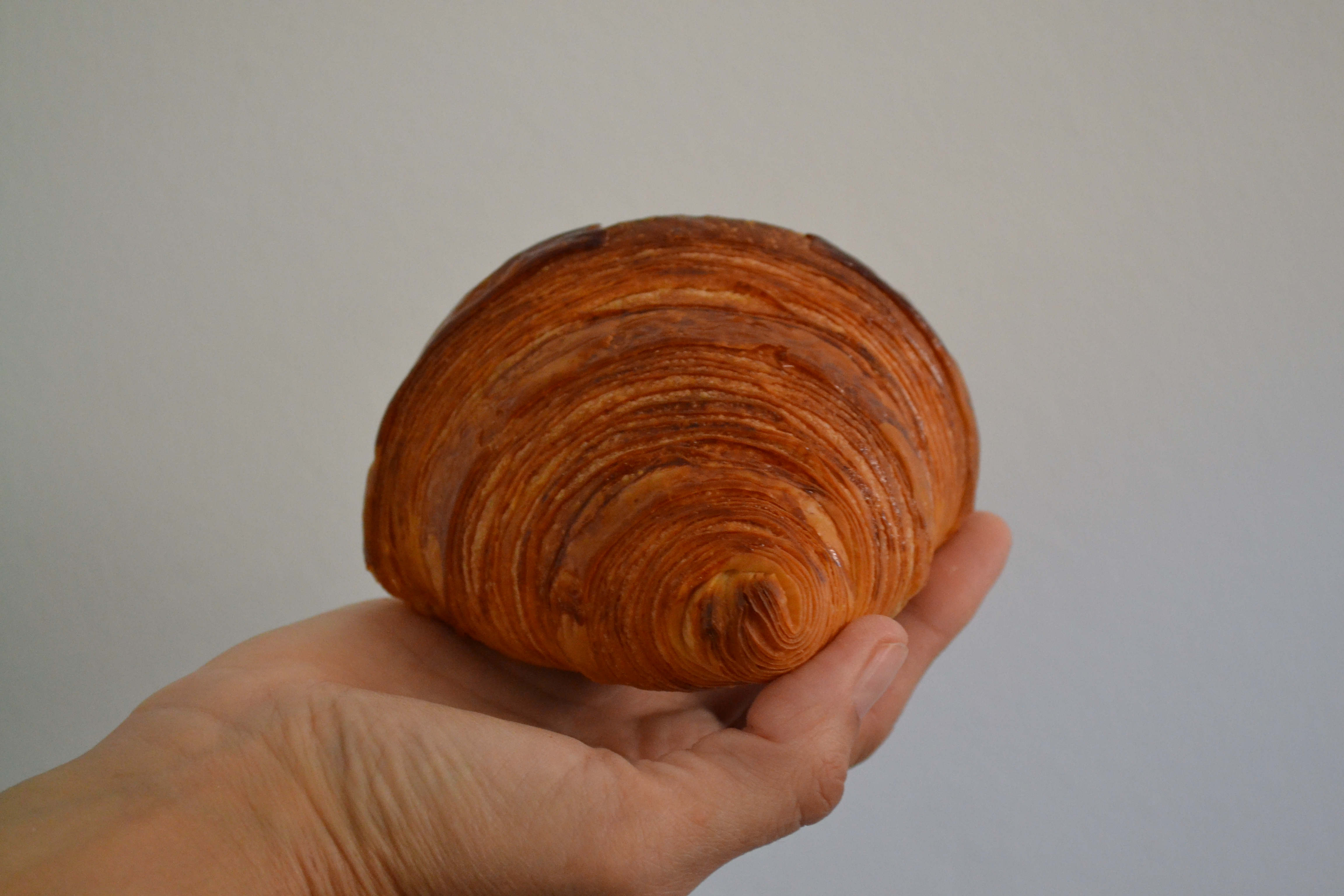 CROISSANT ARTESANO DE  MANTEQUILLA