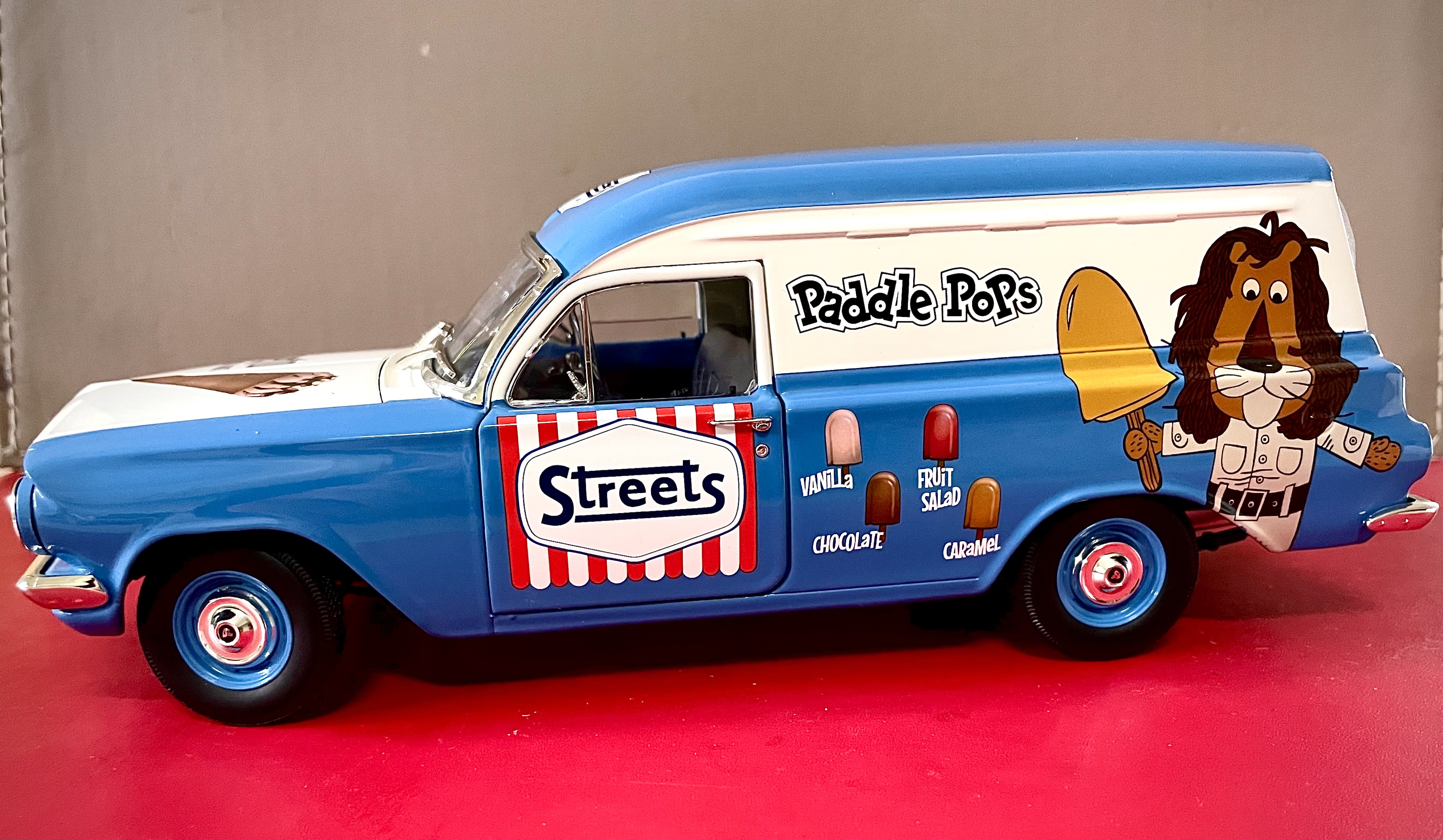 Streets Paddle Pops Van Model