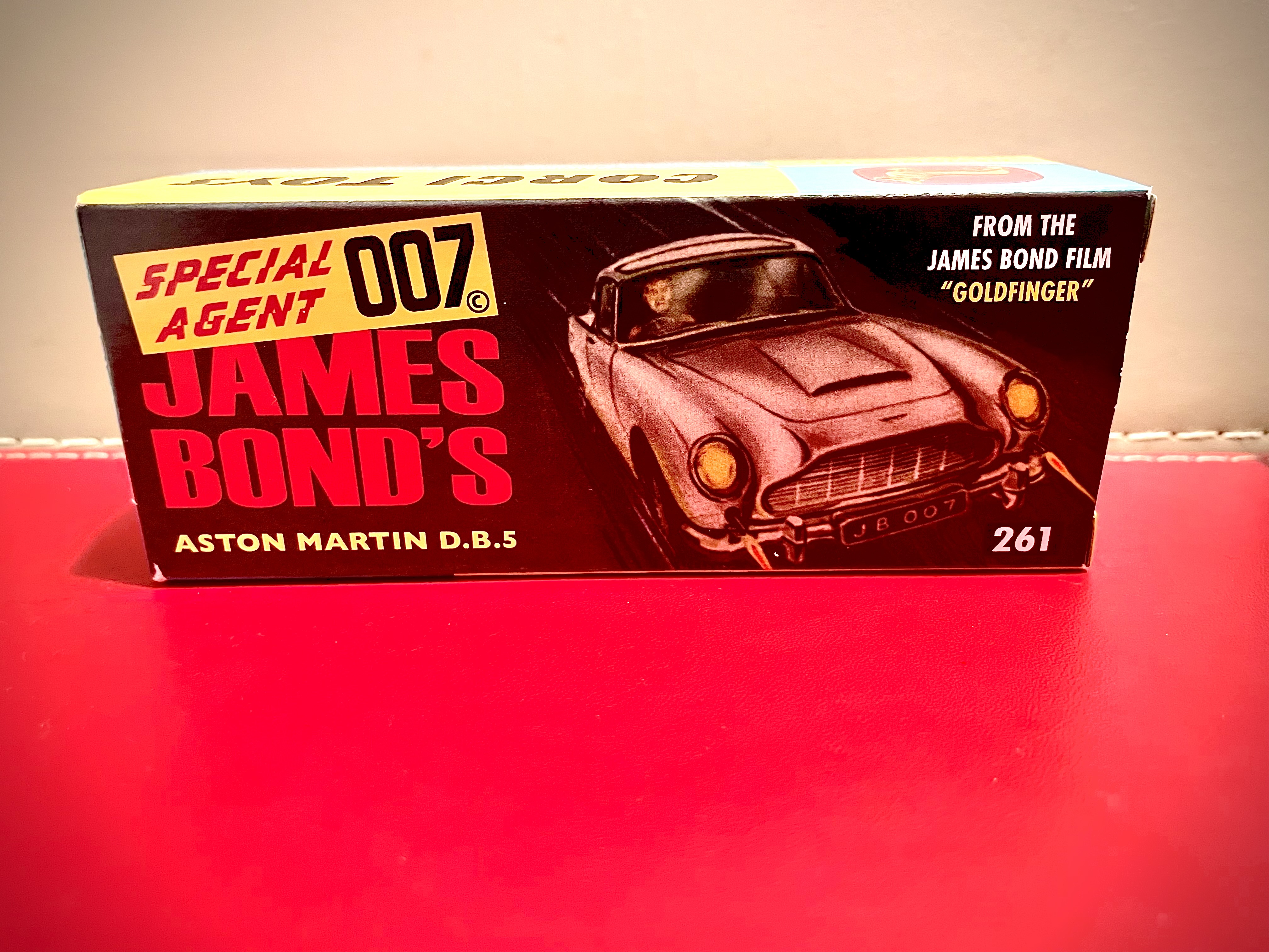 James Bond Aston Martin DB5 Model Car