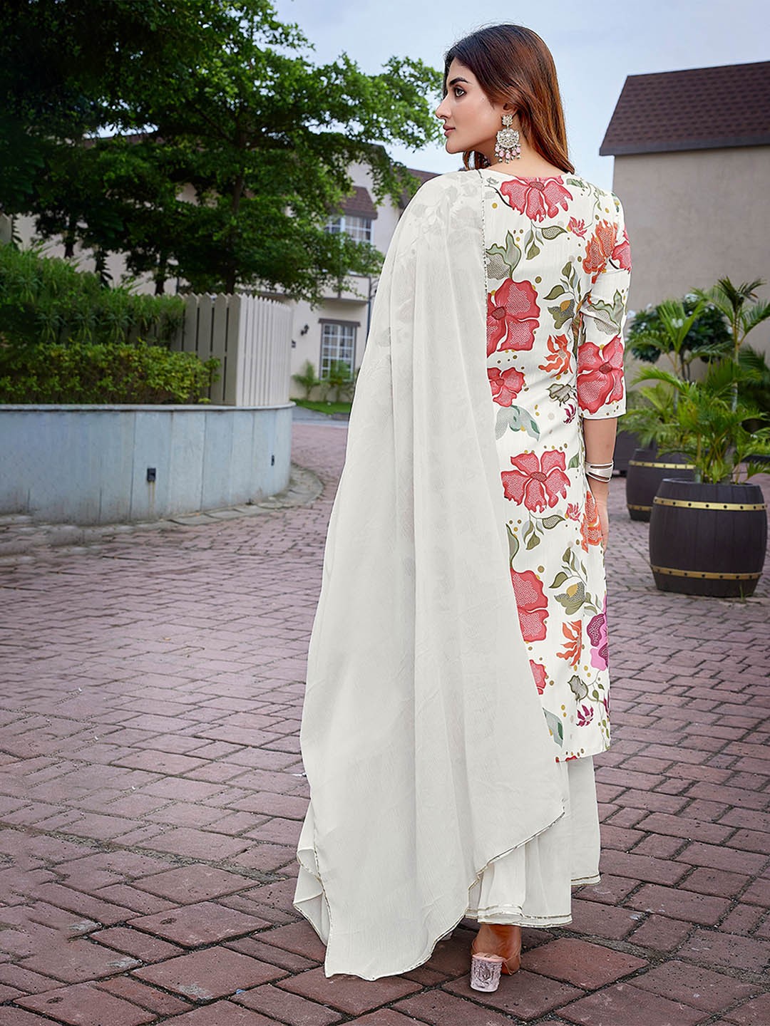 Floral Embroidered Regular Thread Work Kurta 